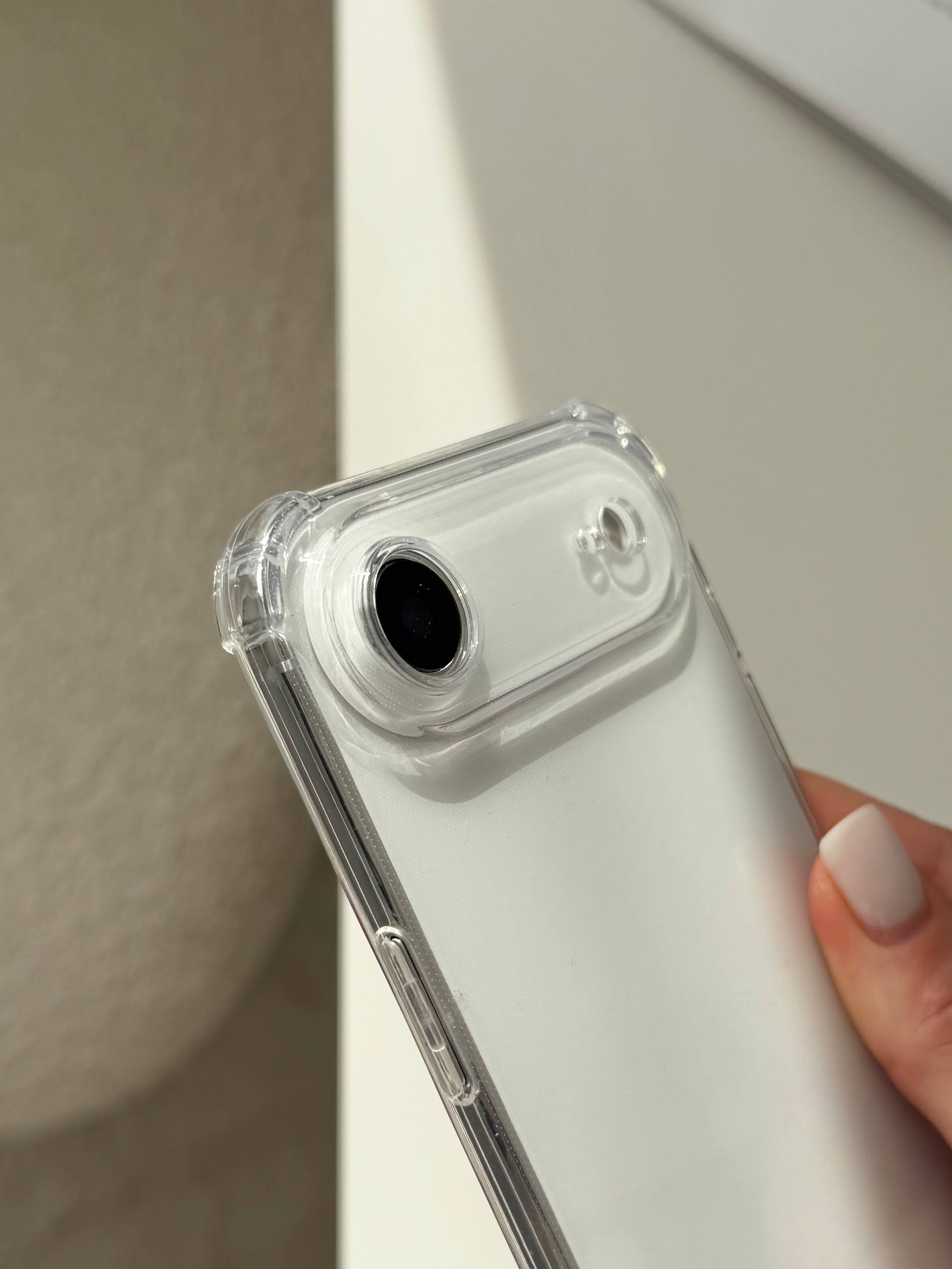 Чехол прозрачный силиконовый с усиленными углами закрытая камера на iPhone 17 Air