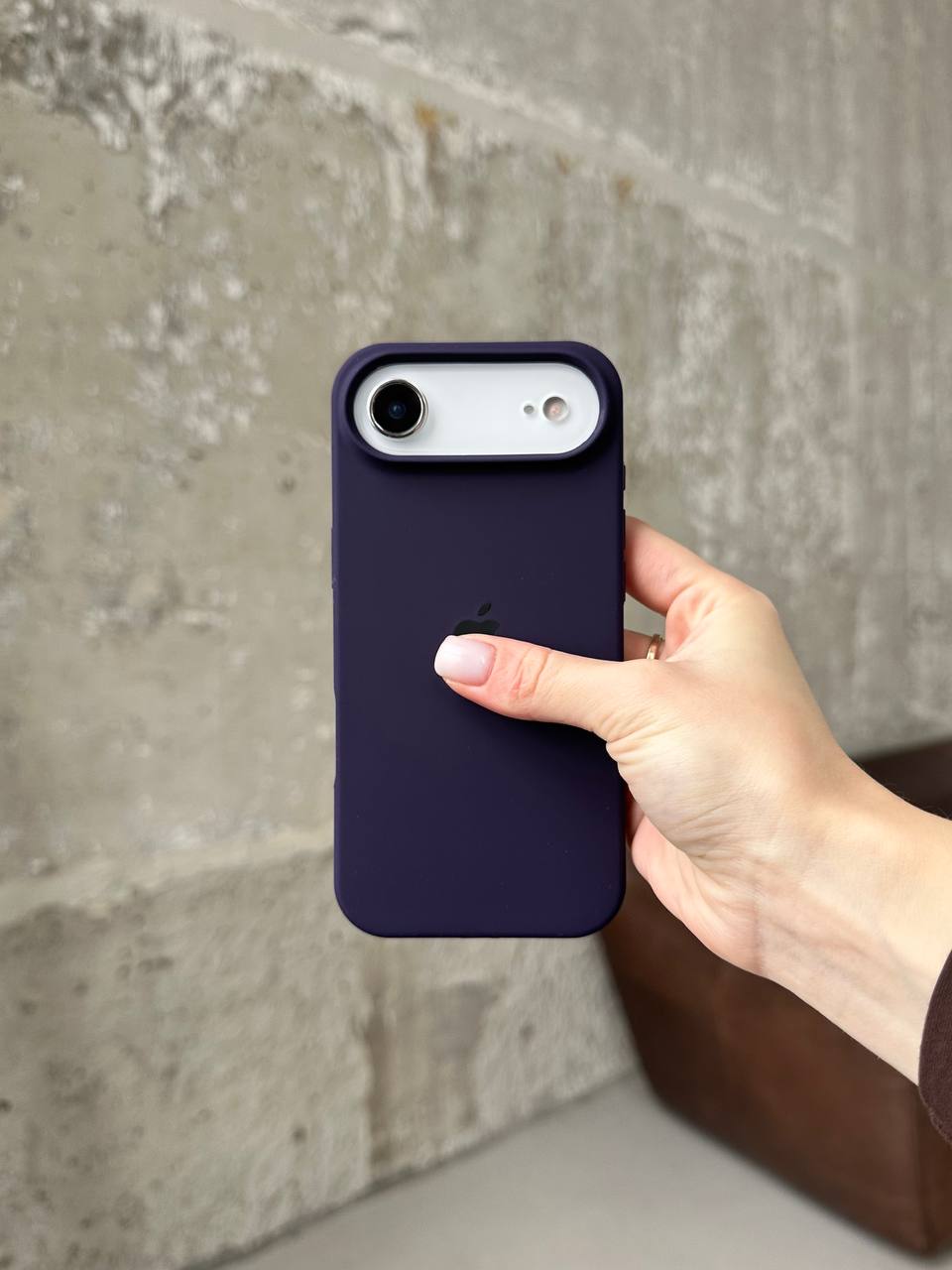 Чехол Silicone case с открытой камерой на iPhone 17 Air Elderberry (32)