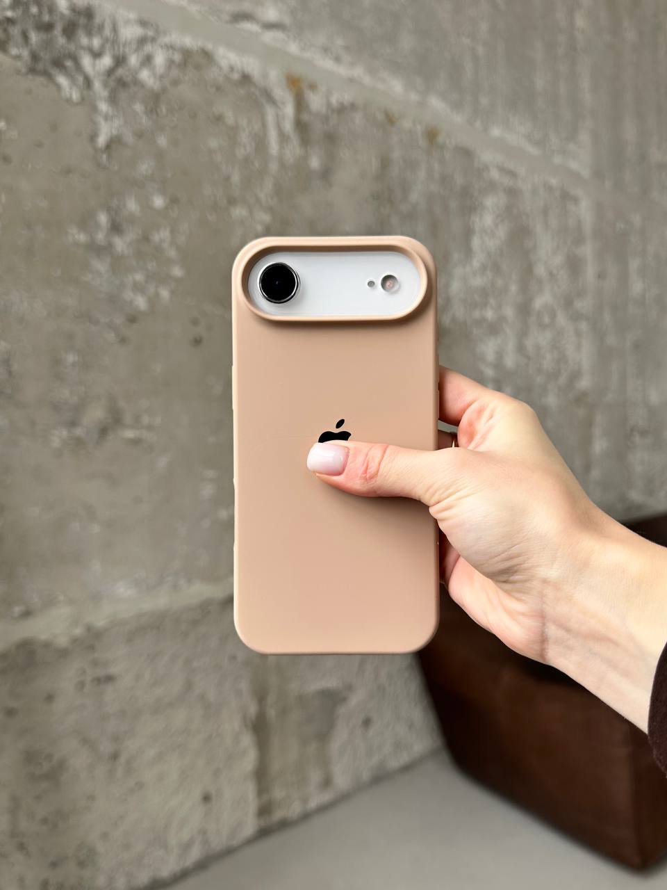 Чехол Silicone case с открытой камерой на iPhone 17 Air Desert (44)