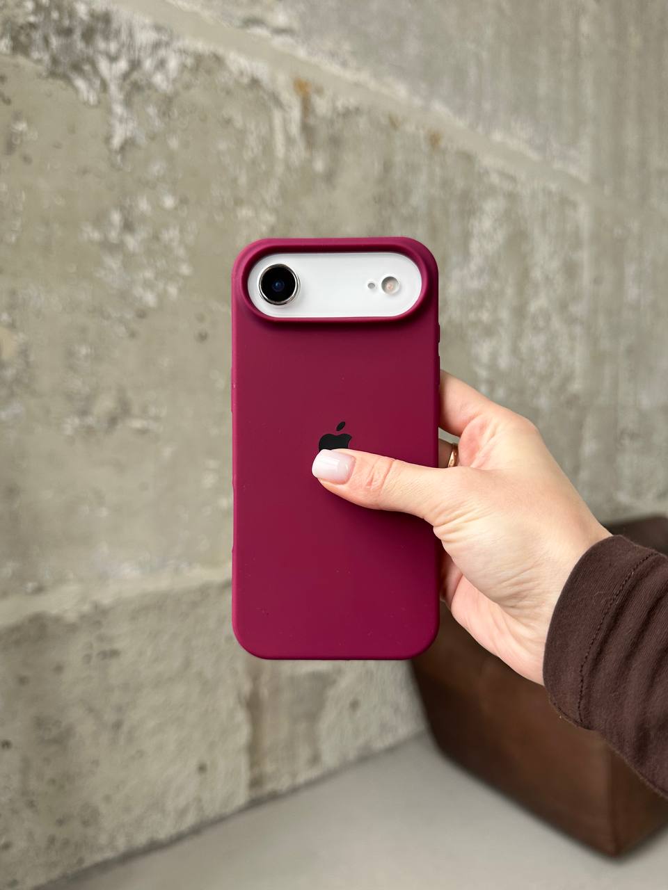 Чехол Silicone case с открытой камерой на iPhone 17 Air Marsala (18)