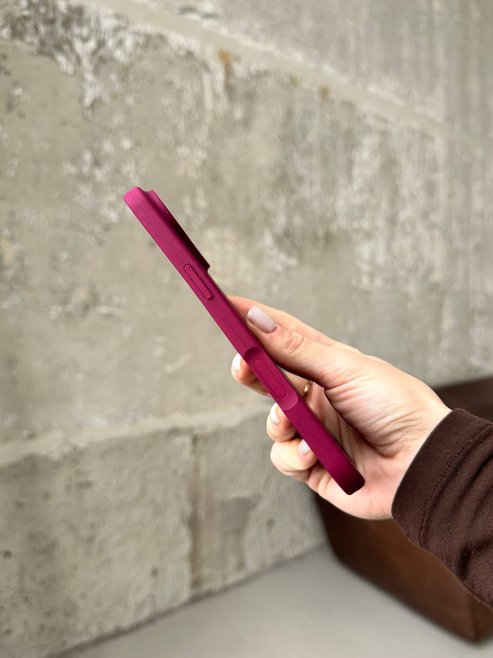 Чехол Silicone case с открытой камерой на iPhone 17 Air Marsala (18)