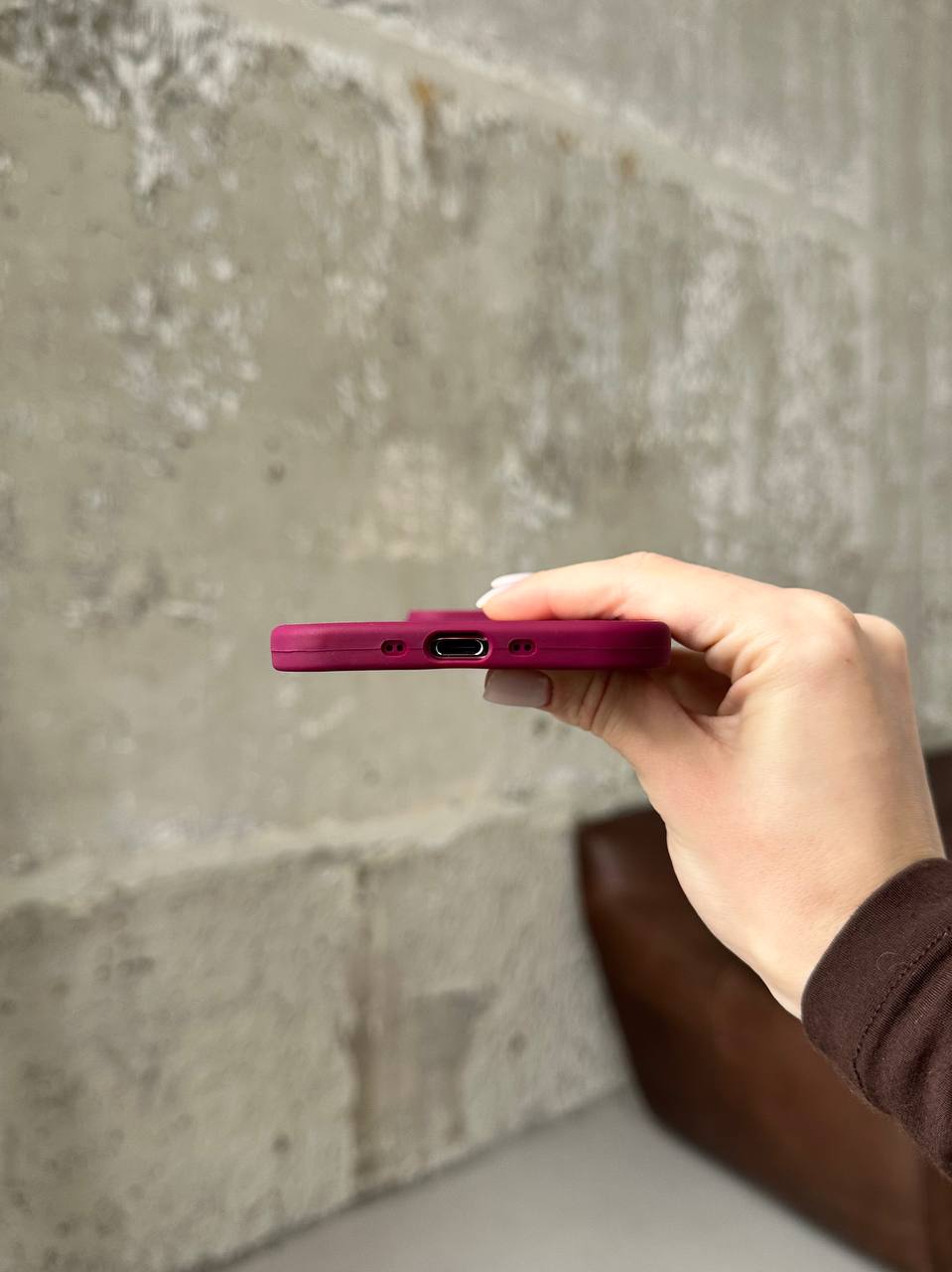 Чехол Silicone case с открытой камерой на iPhone 17 Air Marsala (18)