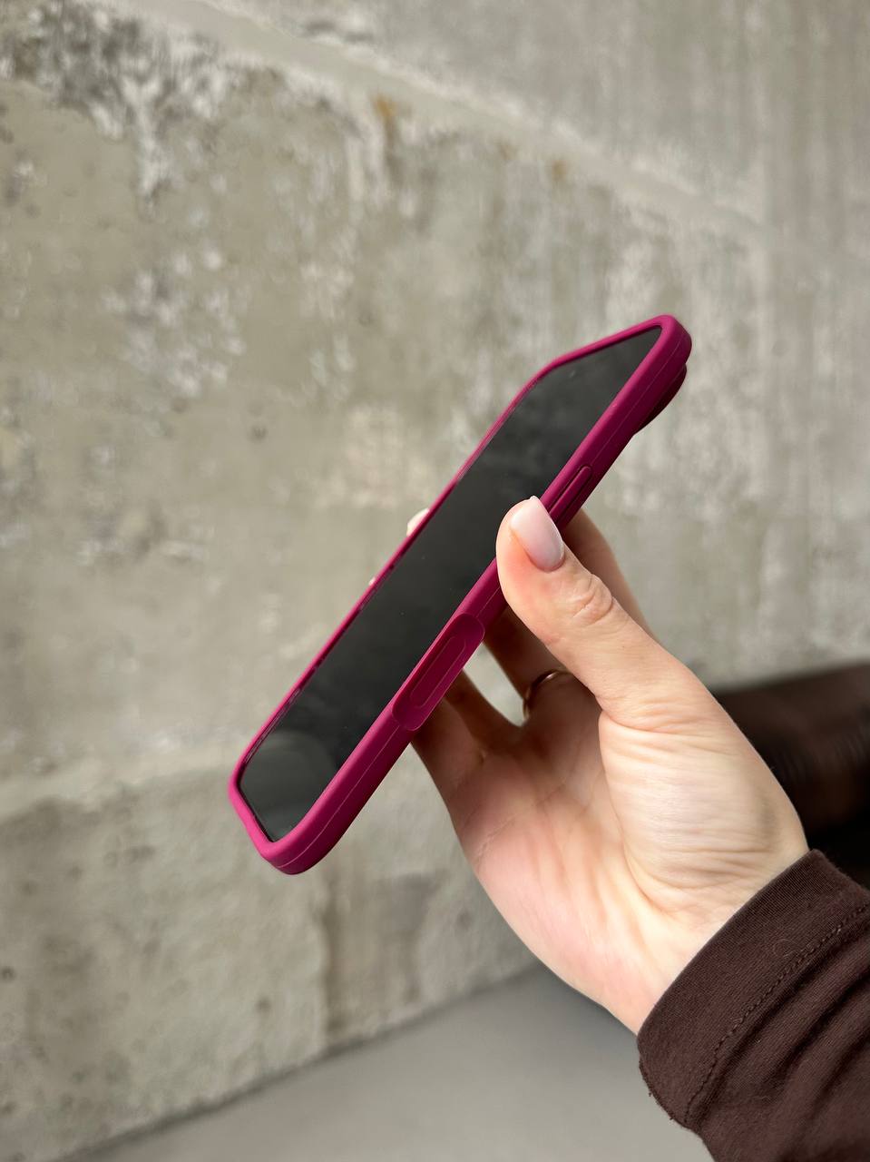 Чехол Silicone case с открытой камерой на iPhone 17 Air Marsala (18)