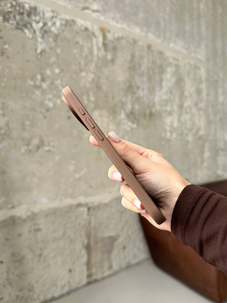 Чехол Silicone case с открытой камерой на iPhone 17 Air Chocolate (43)