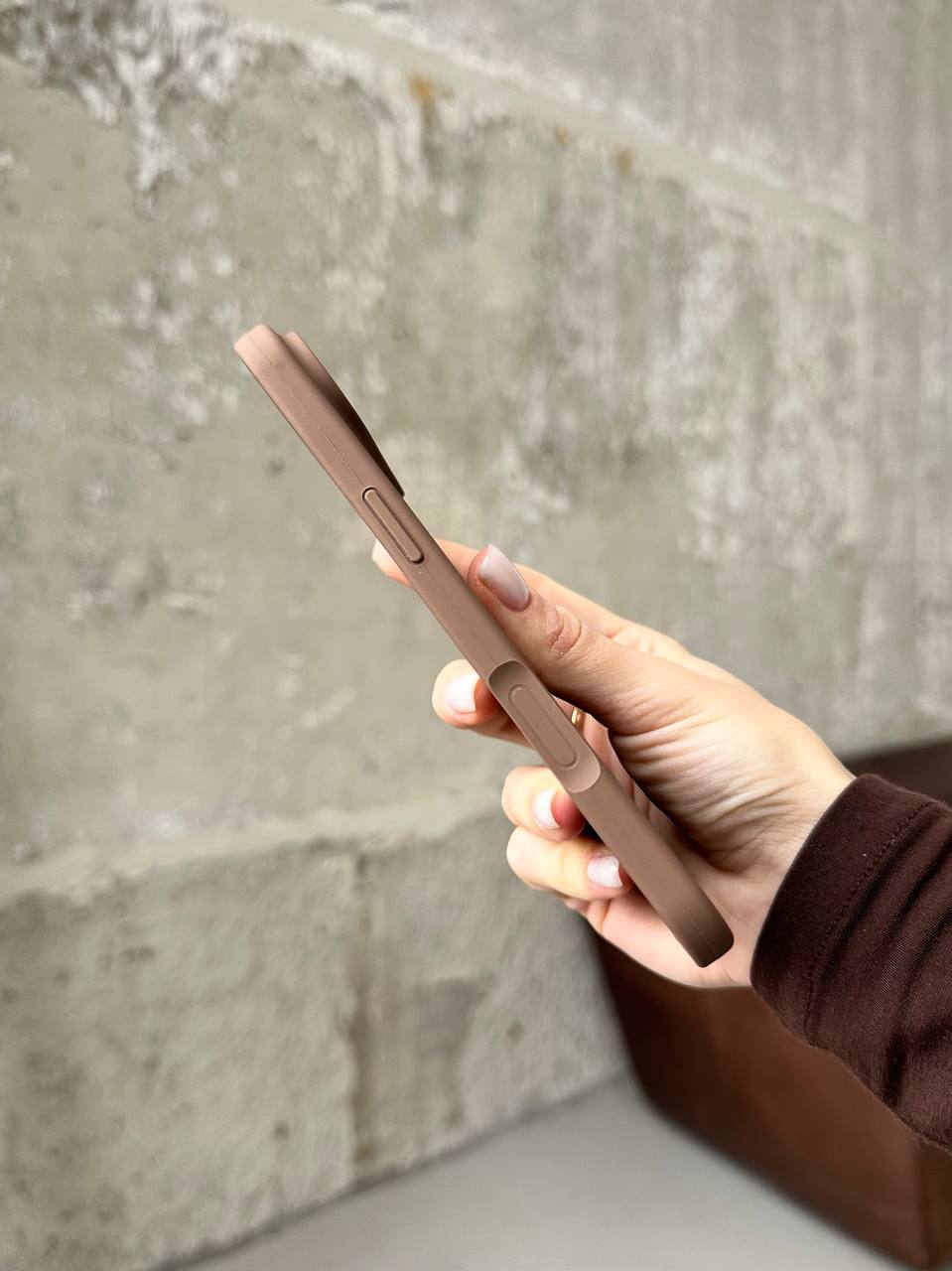 Чехол Silicone case с открытой камерой на iPhone 17 Air Chocolate (43)