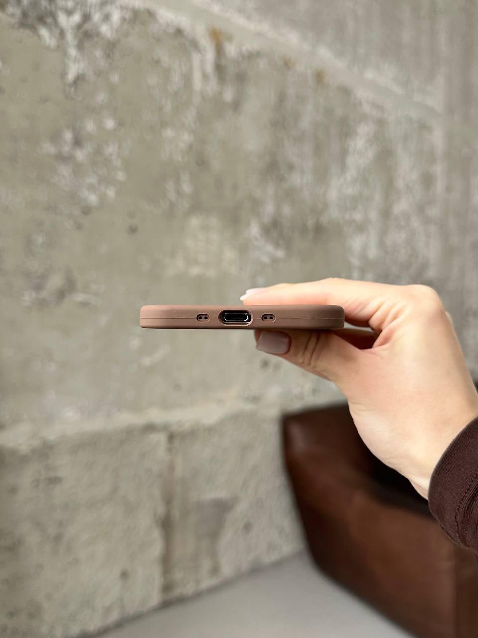 Чехол Silicone case с открытой камерой на iPhone 17 Air Chocolate (43)