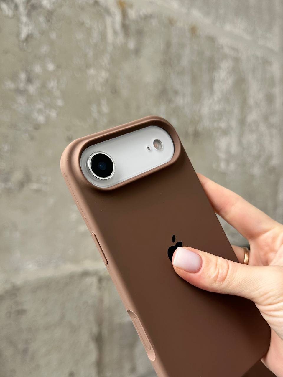Чехол Silicone case с открытой камерой на iPhone 17 Air Chocolate (43)
