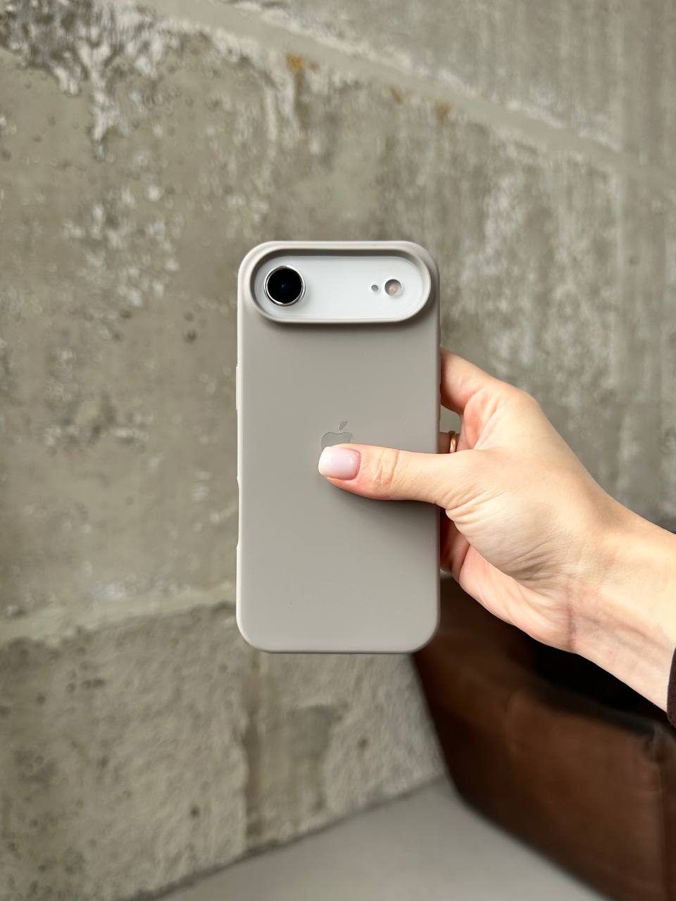 Чехол Silicone case с открытой камерой на iPhone 17 Air Pebble (14)
