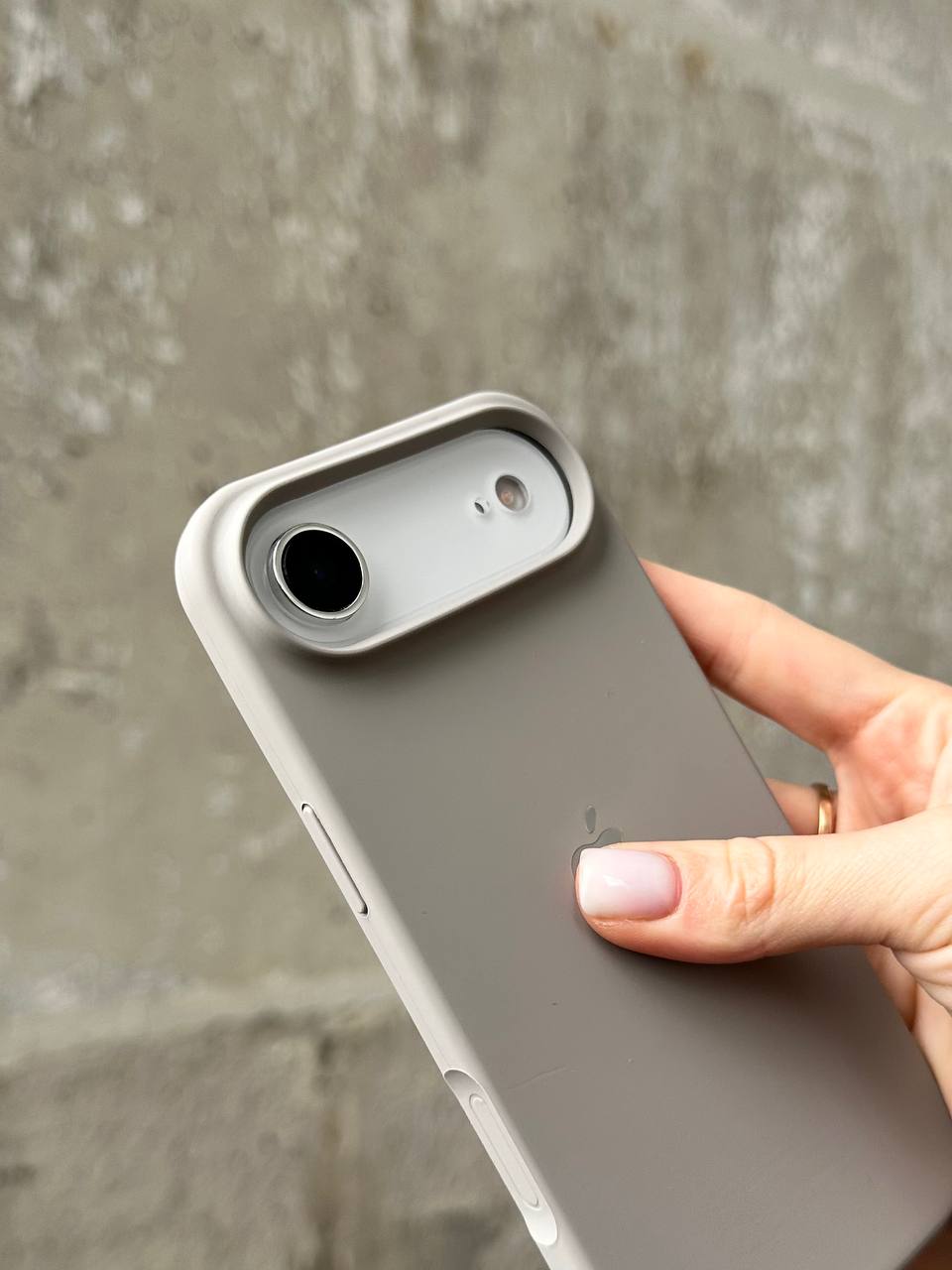 Чехол Silicone case с открытой камерой на iPhone 17 Air Pebble (14)