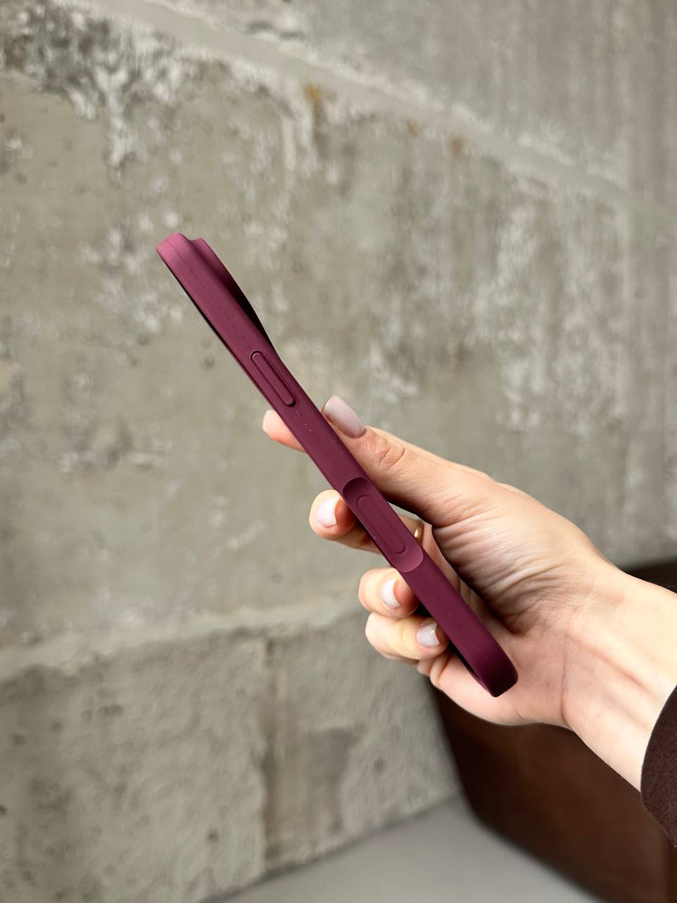 Чехол Silicone case с открытой камерой на iPhone 17 Air Plum (12)