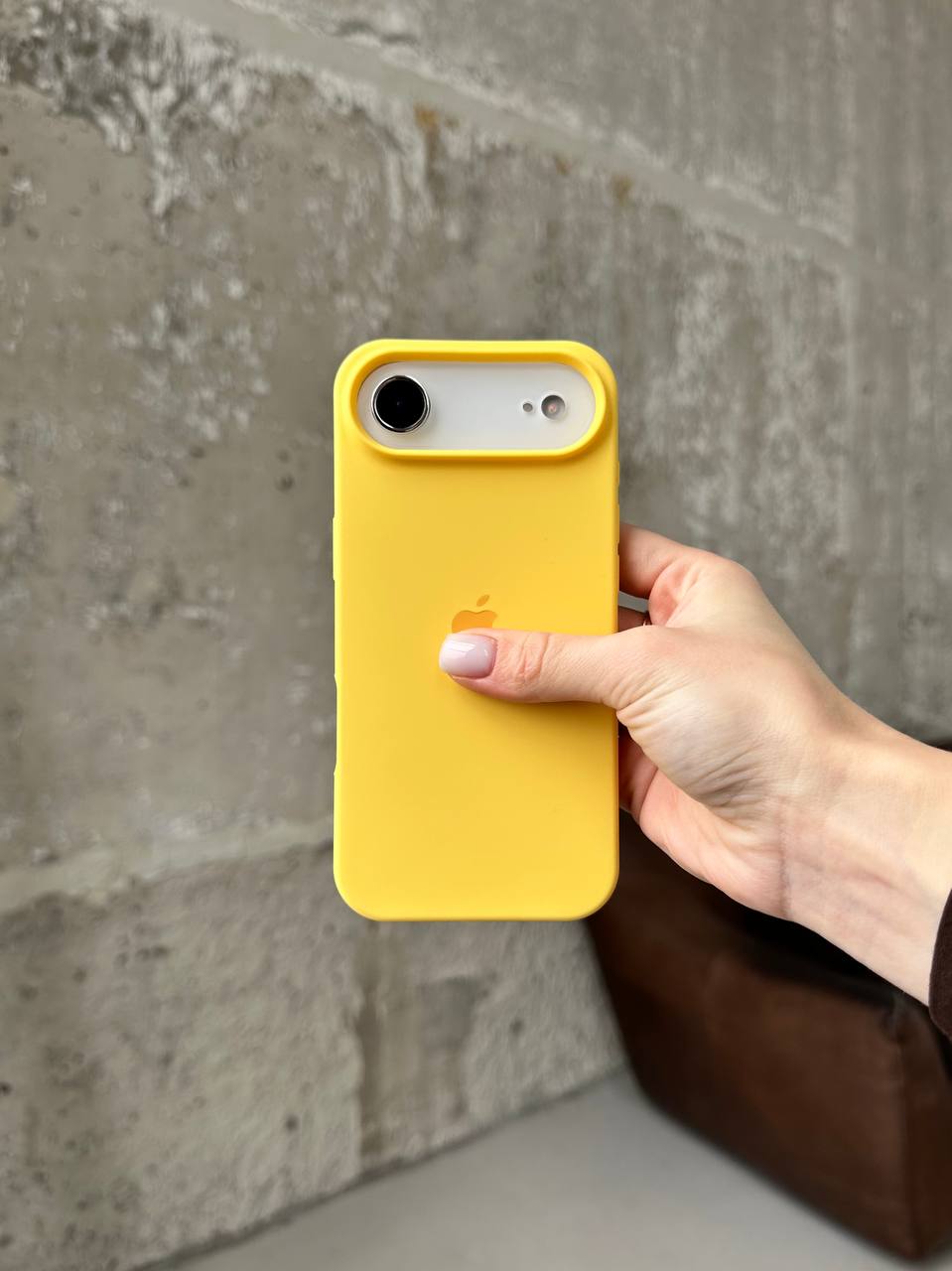 Чехол Silicone case с открытой камерой на iPhone 17 Air Yellow (38)