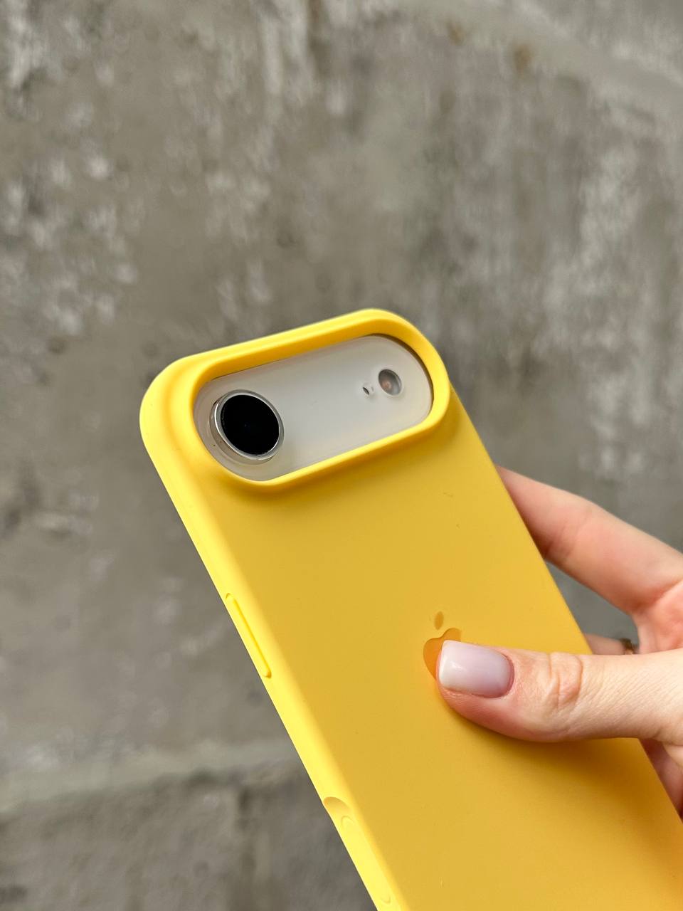 Чехол Silicone case с открытой камерой на iPhone 17 Air Yellow (38)