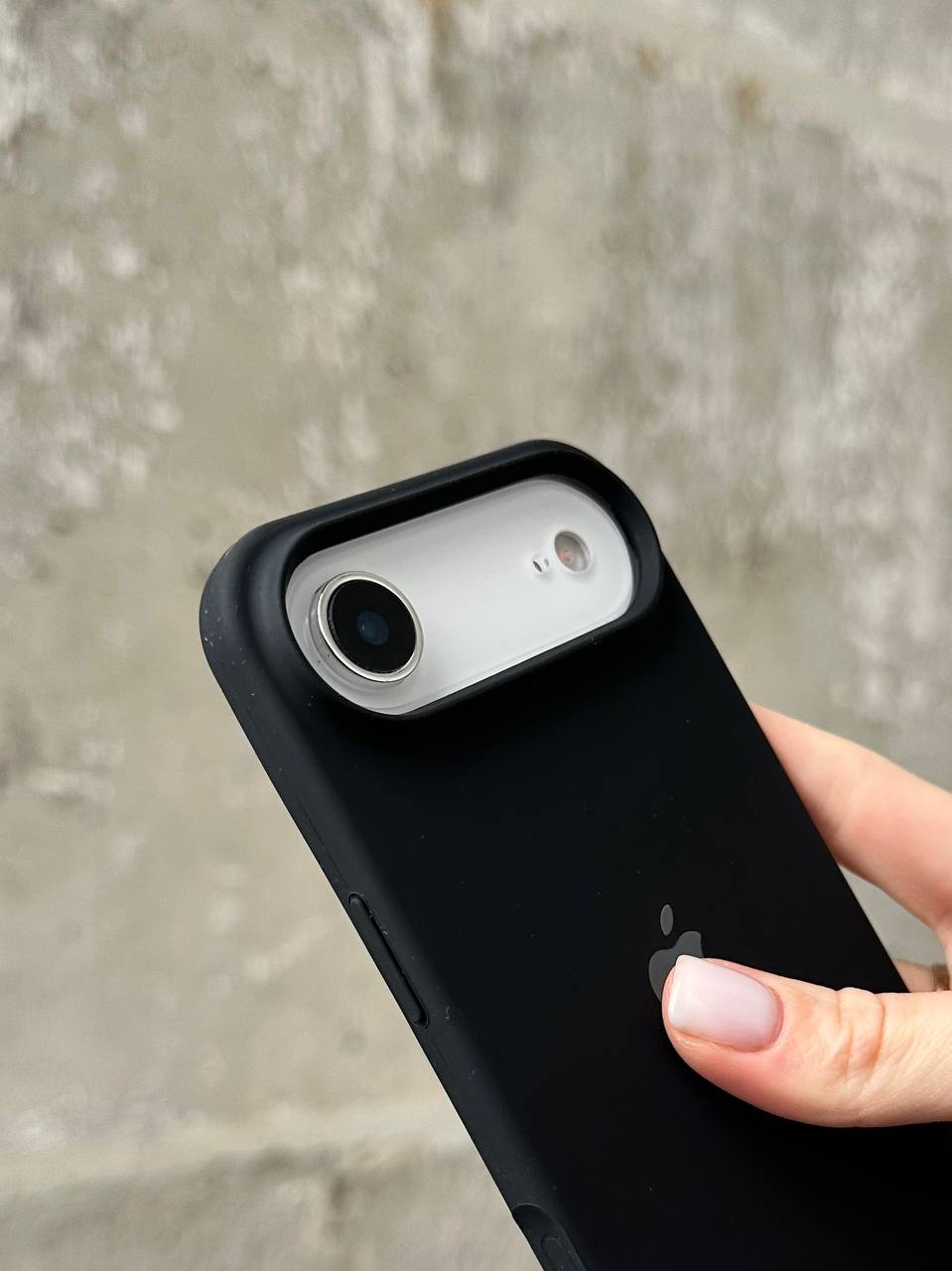 Чохол Silicone case з відкритою камерою на iPhone 17 Air Black (01)