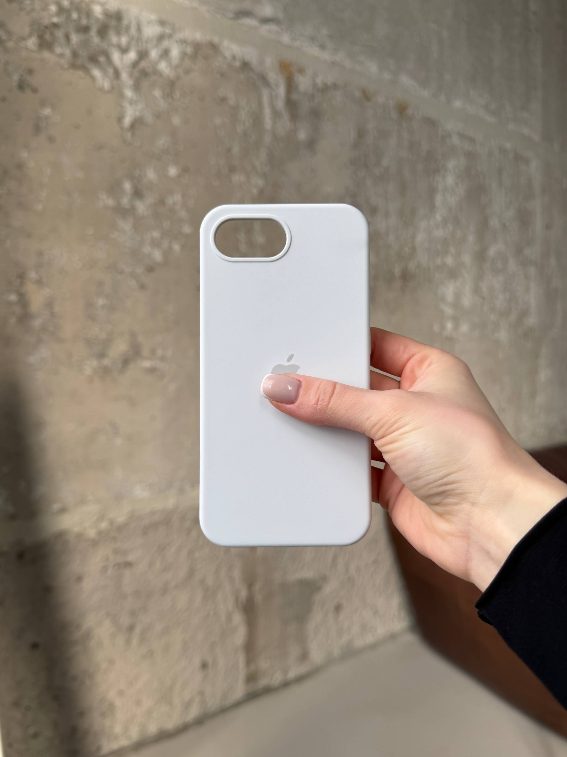 Чехол Silicone case с открытой камерой на iPhone 16e/17e White (03)