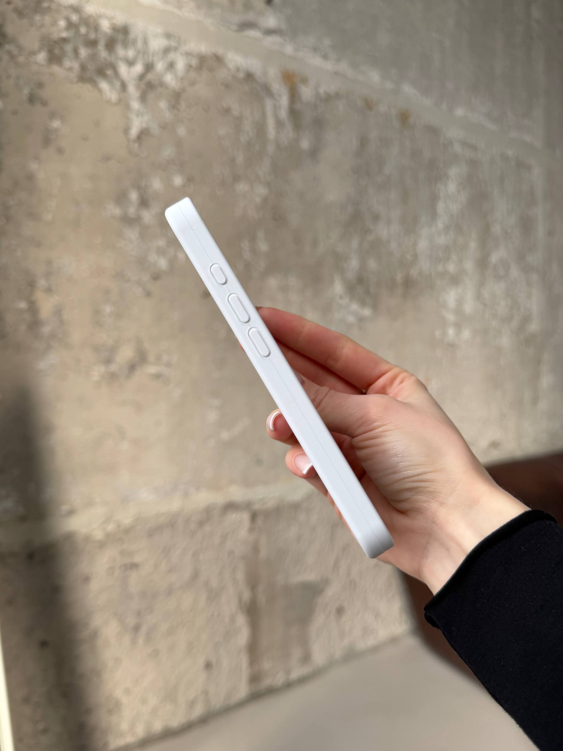 Чохол Silicone case з відкритою камерою на iPhone 16e / 17e White (03)