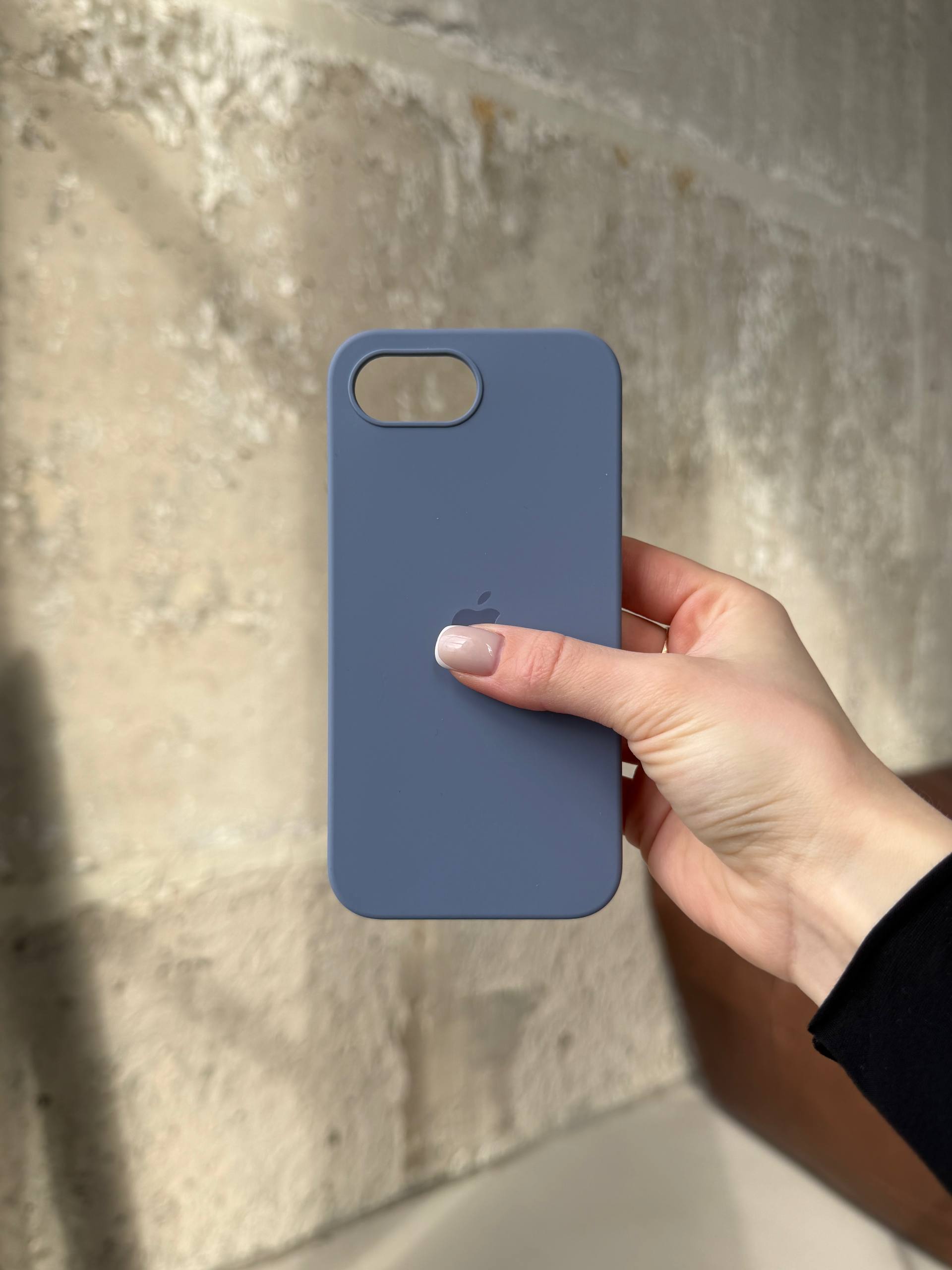 Чехол Silicone case с открытой камерой на iPhone 16e/17e Lavander Grey (17)