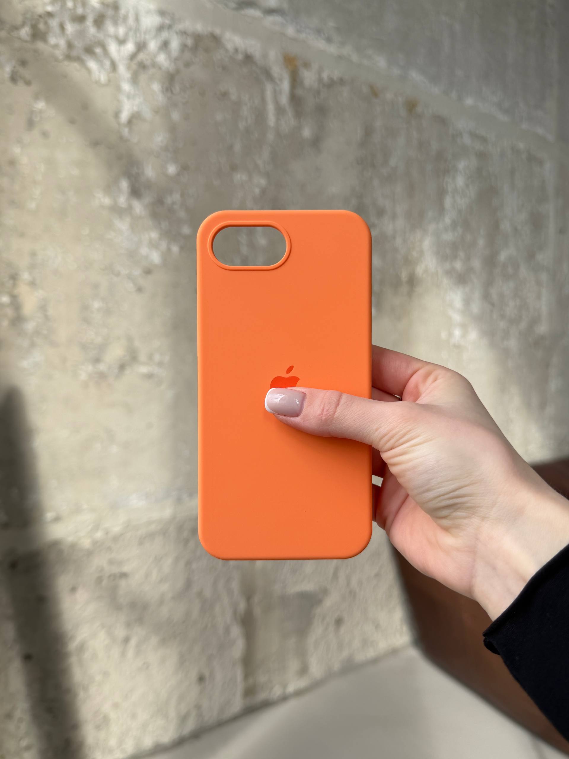 Чехол Silicone case с открытой камерой на iPhone 16e/17e Papaya (40)