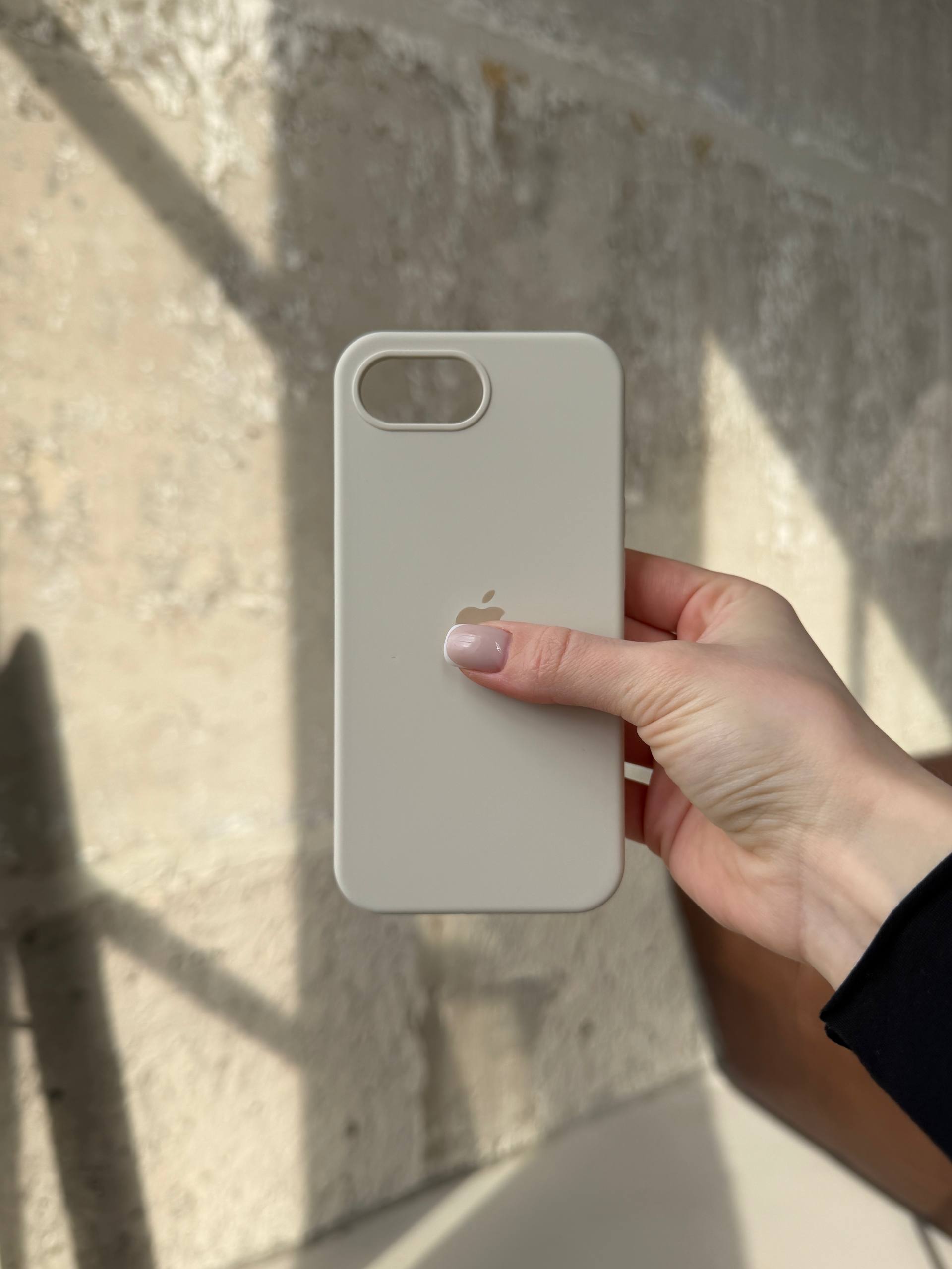 Чохол Silicone case з відкритою камерою на iPhone 16e / 17e Beige (16)