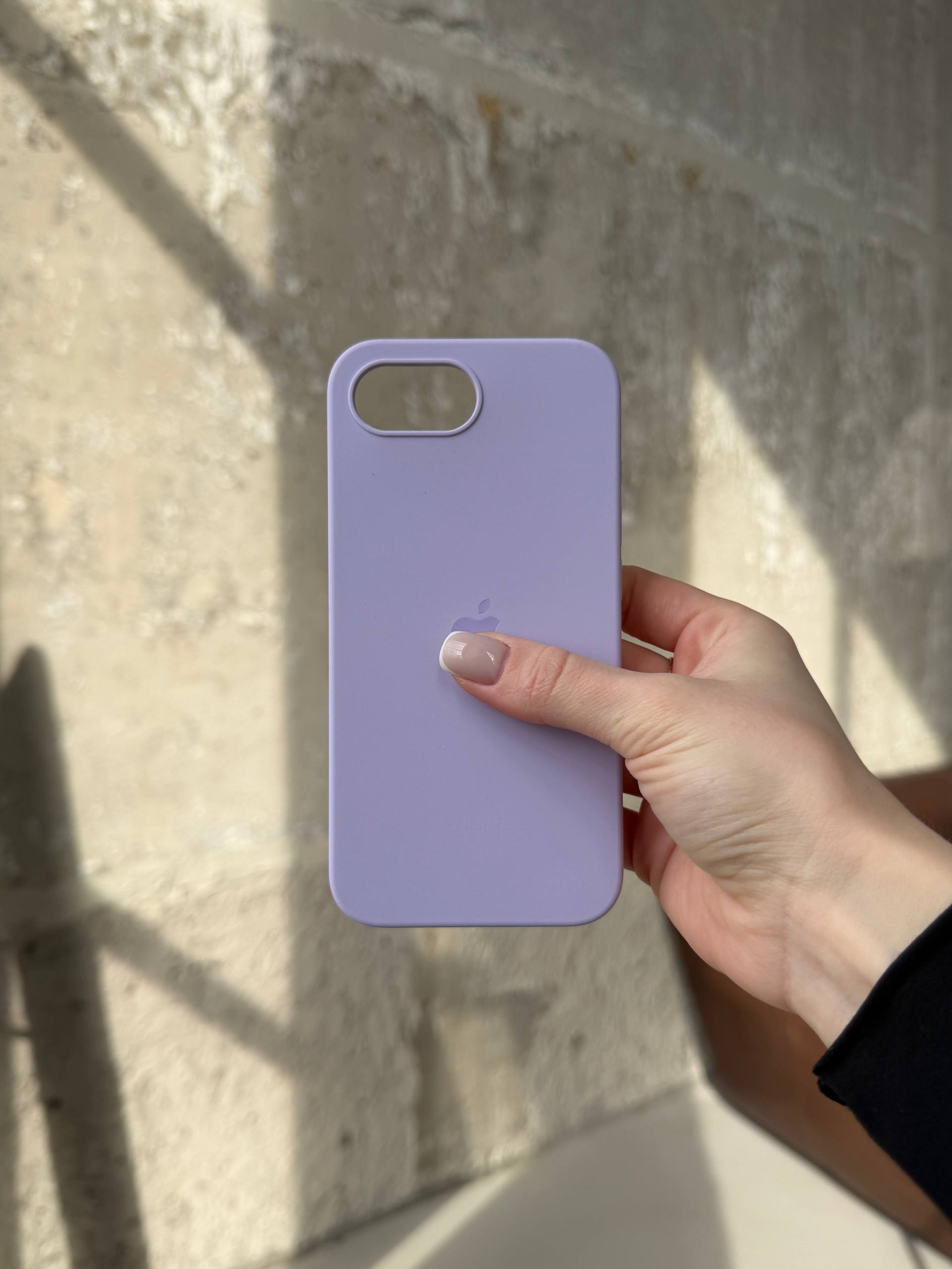Чехол Silicone case с открытой камерой на iPhone 16e/17e Lilac Purple (25)