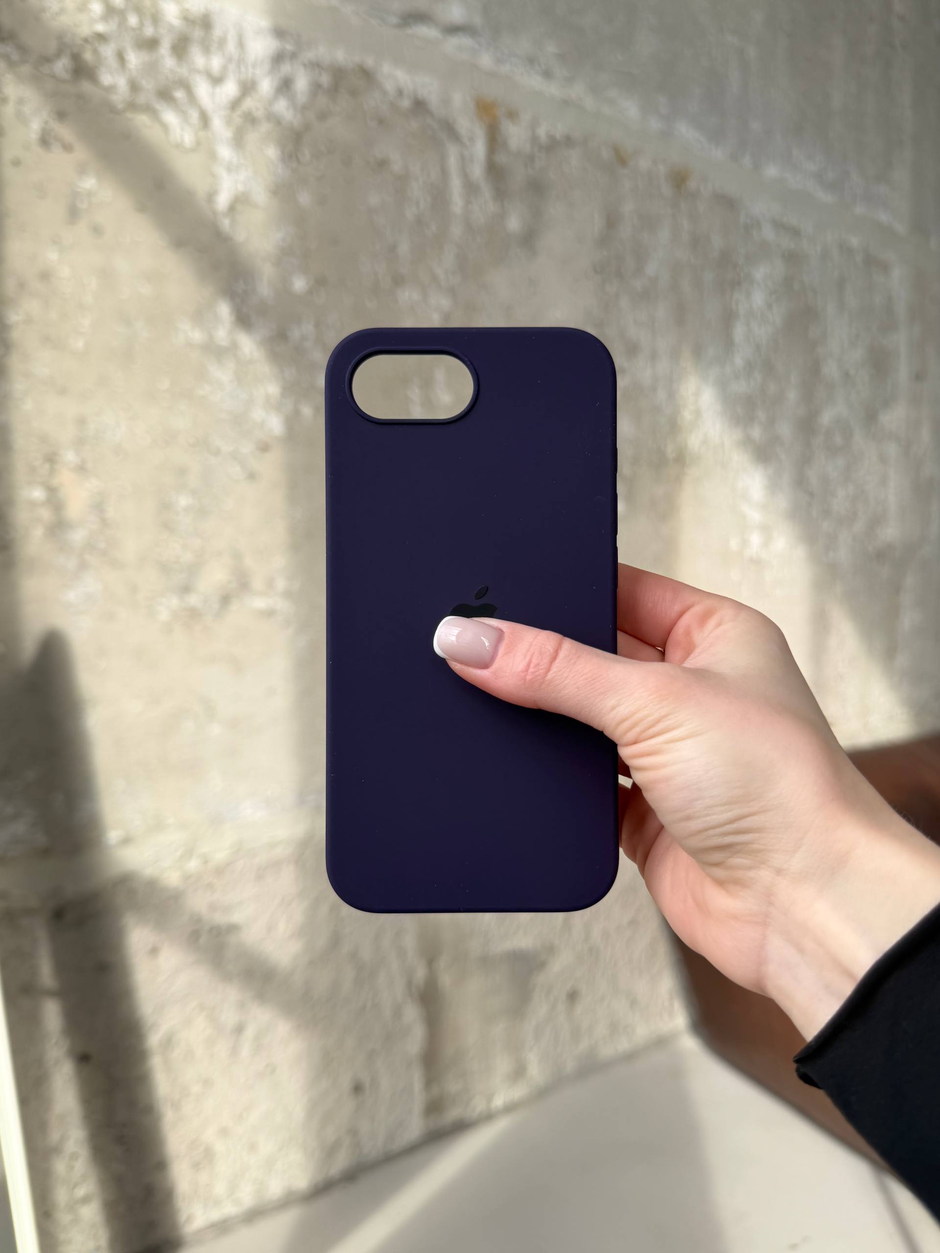 Чохол Silicone case з відкритою камерою на iPhone 16e / 17e Elderberry (32)