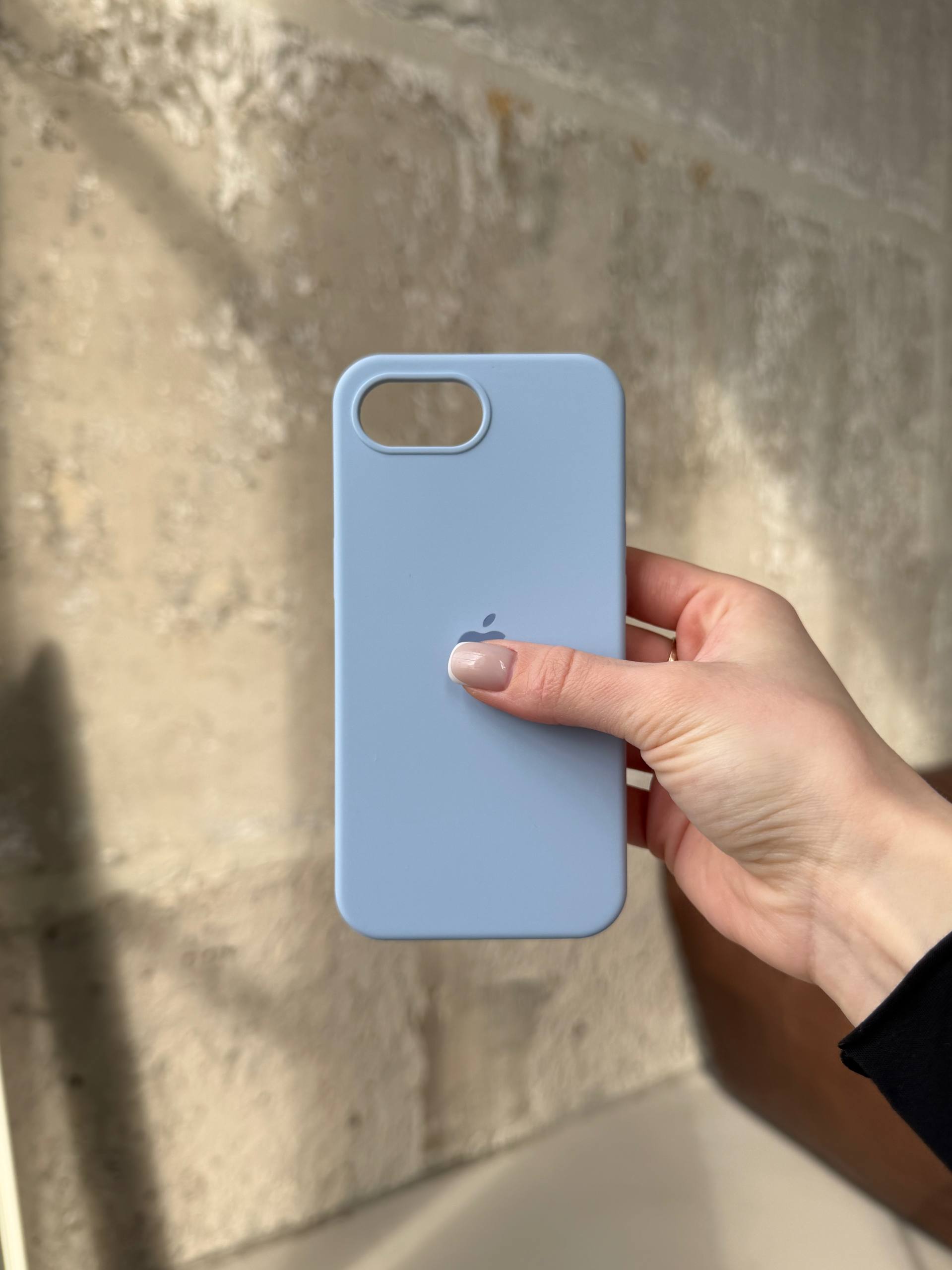 Чехол Silicone case с открытой камерой на iPhone 16e/17e Lilac (05)
