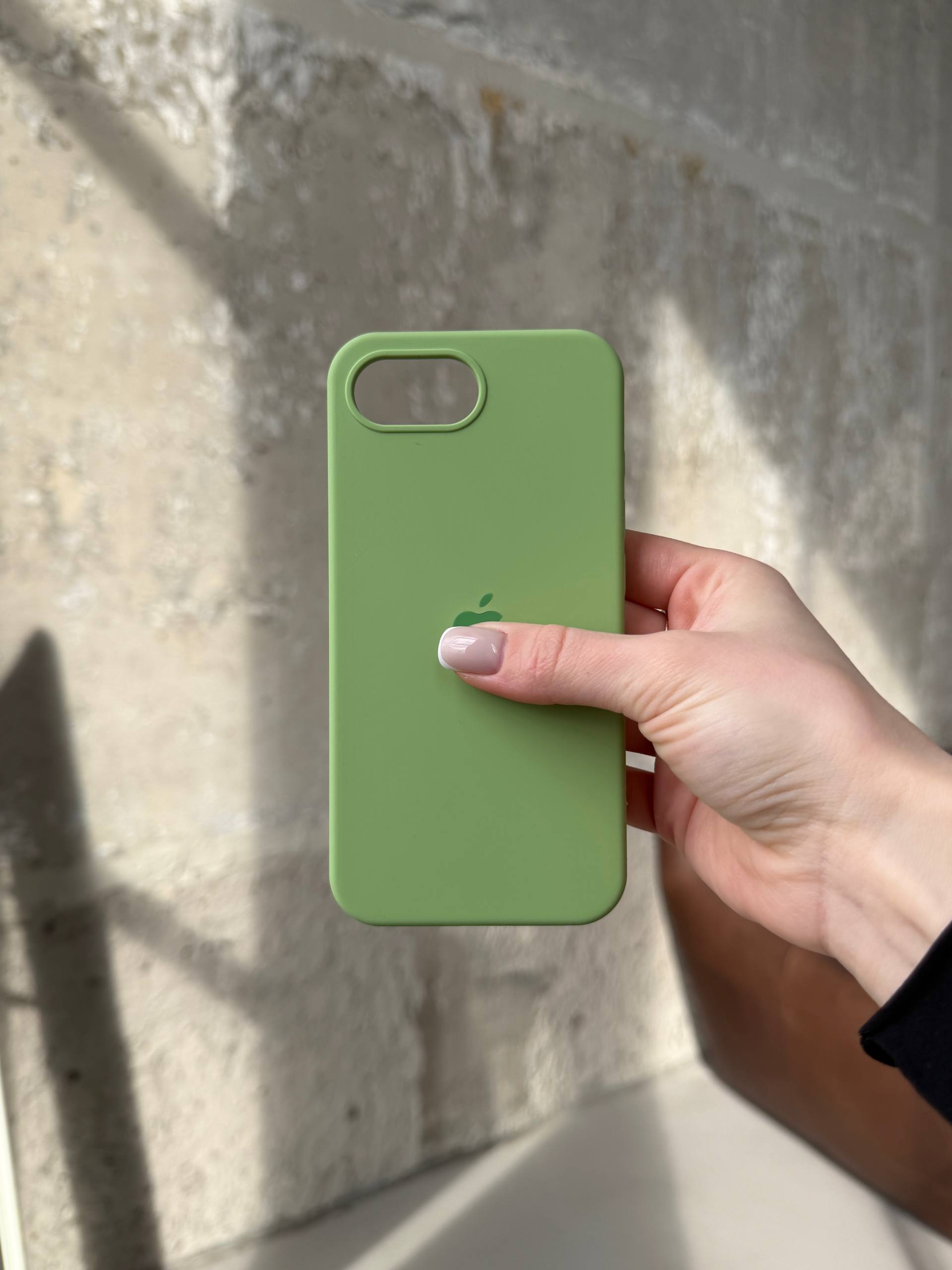 Чехол Silicone case с открытой камерой на iPhone 16e/17e Mint Gum (39)