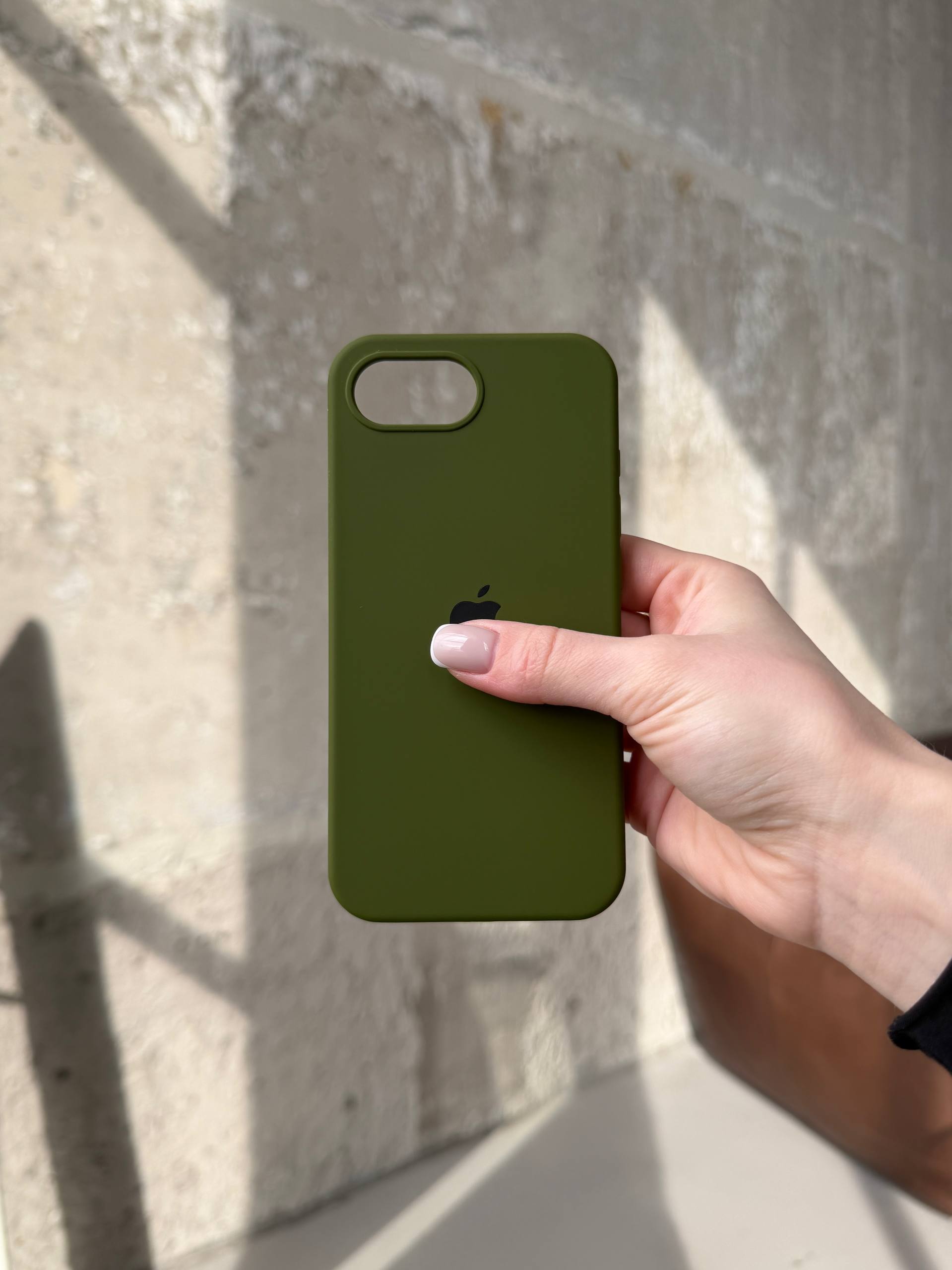 Чохол Silicone case з відкритою камерою на iPhone 16e / 17e Army Green (11)