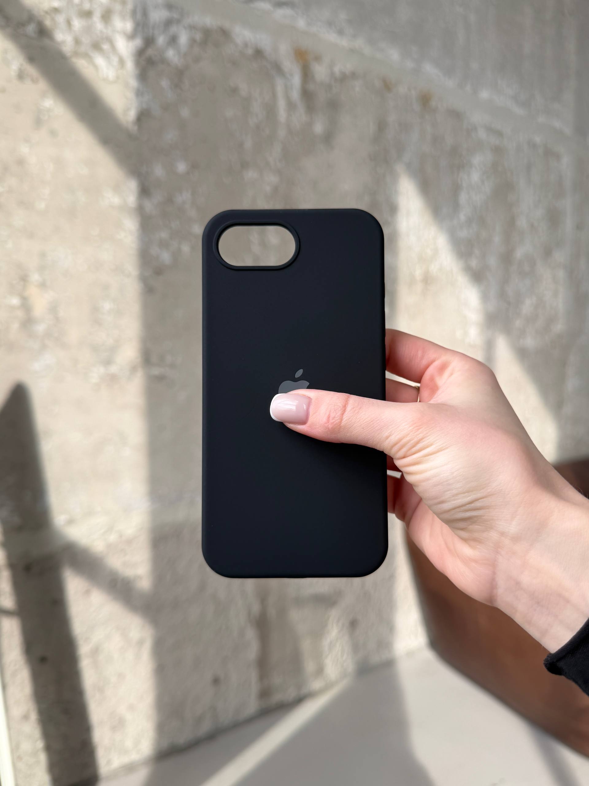 Чохол Silicone case з відкритою камерою на iPhone 16e / 17e Black (01)