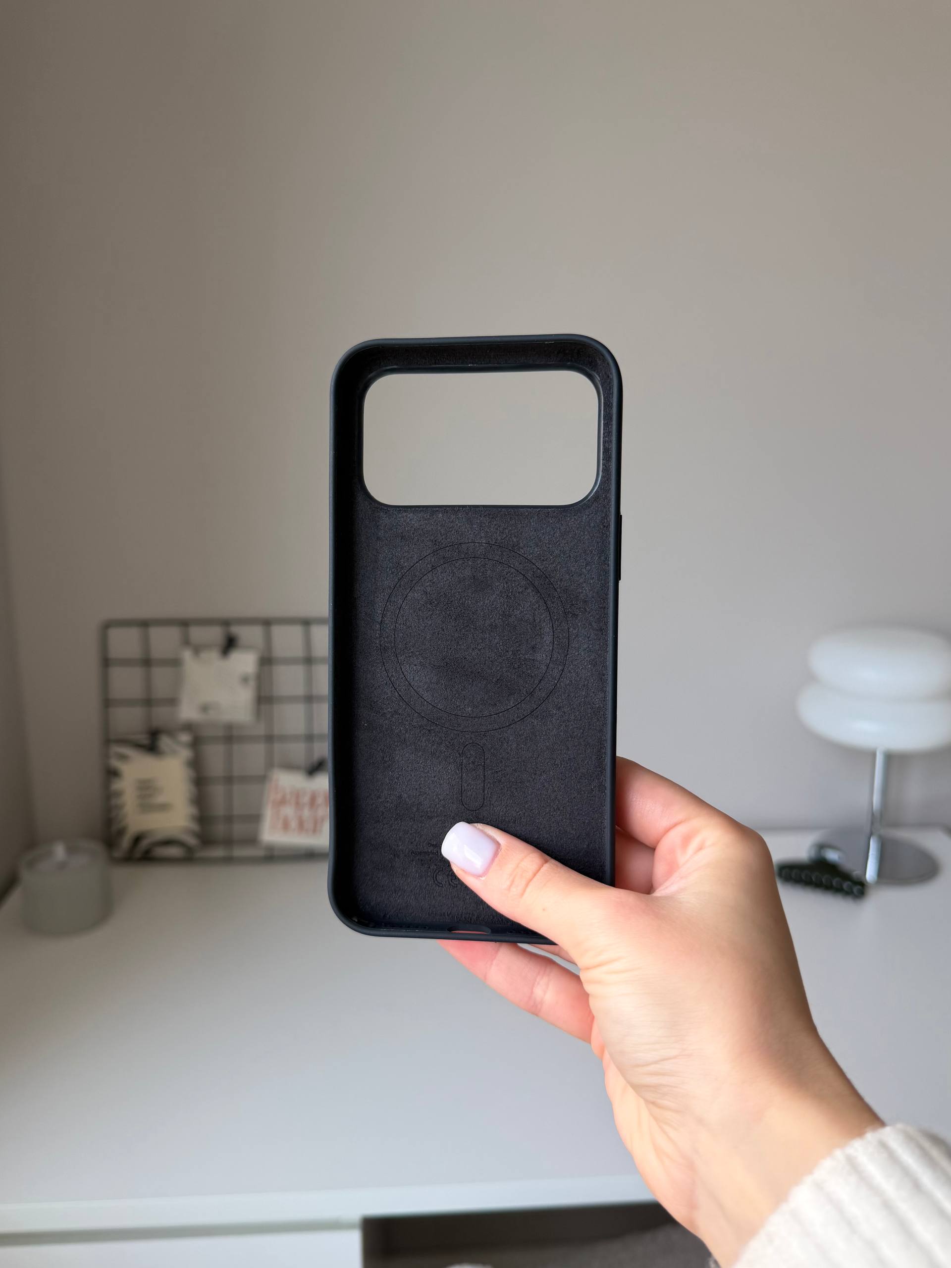 Чехол Silicone case с Magsafe на iPhone 18 Pro Max Black (06)