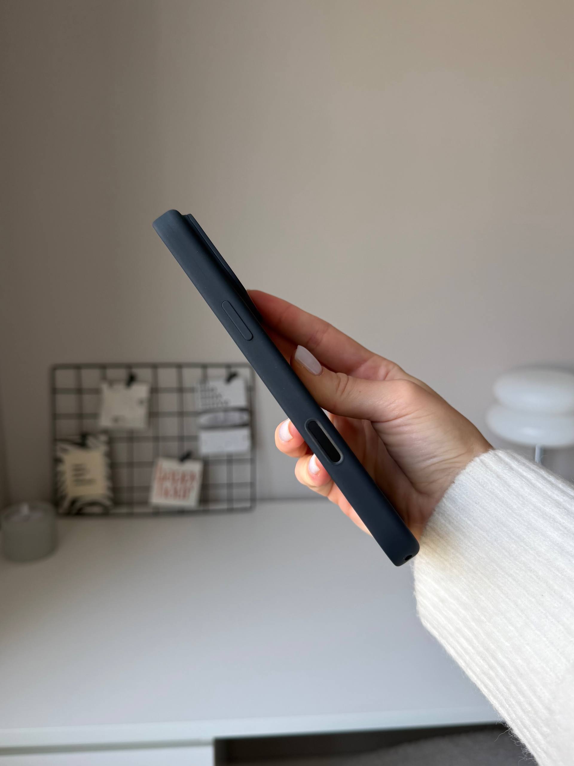 Чехол Silicone case с Magsafe на iPhone 18 Pro Max Black (06)