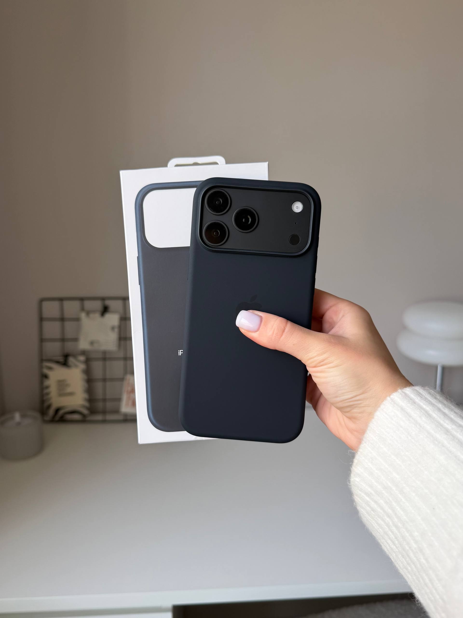 Чехол Silicone case с Magsafe на iPhone 18 Pro Max Black (06)