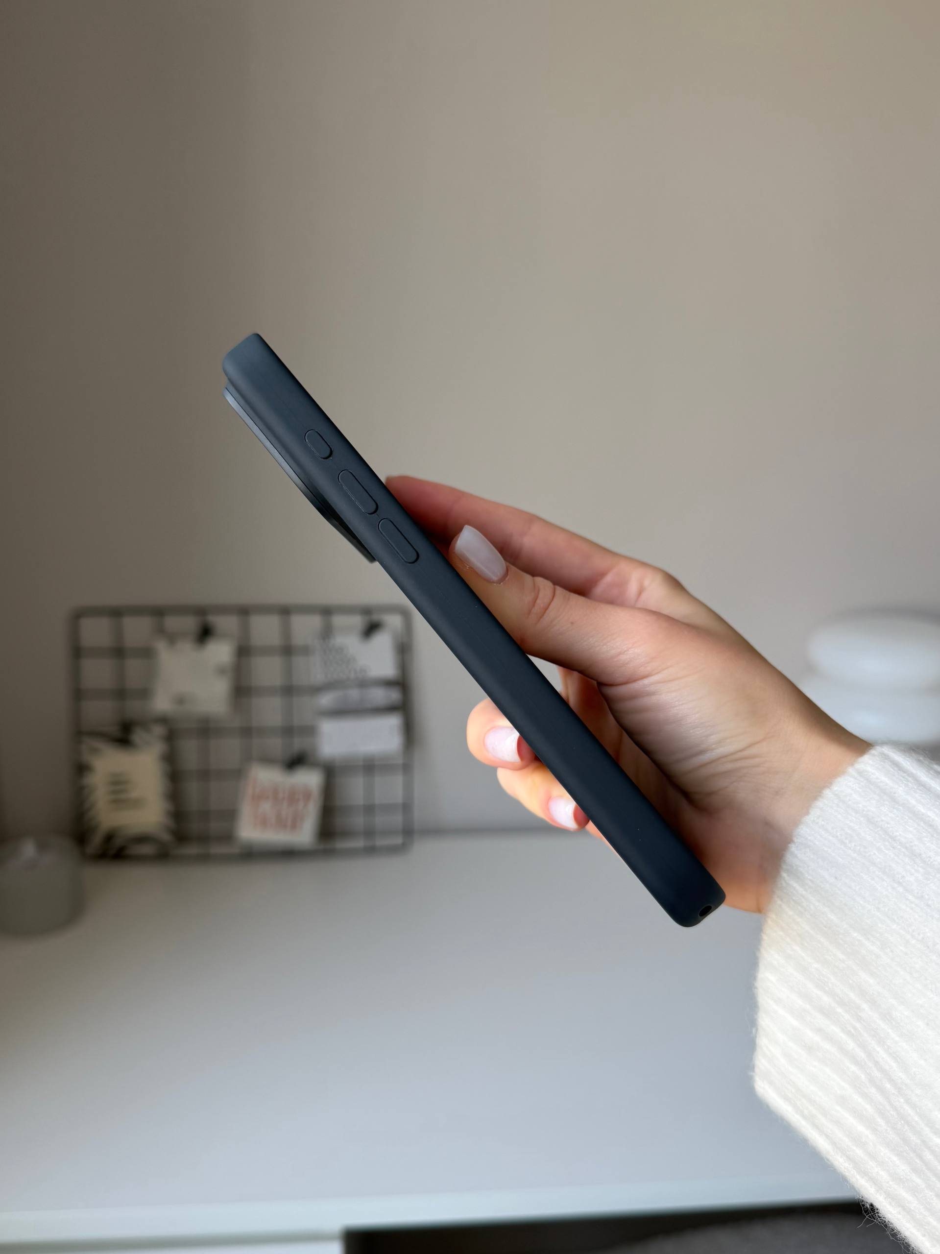 Чехол Silicone case с Magsafe на iPhone 18 Pro Max Black (06)