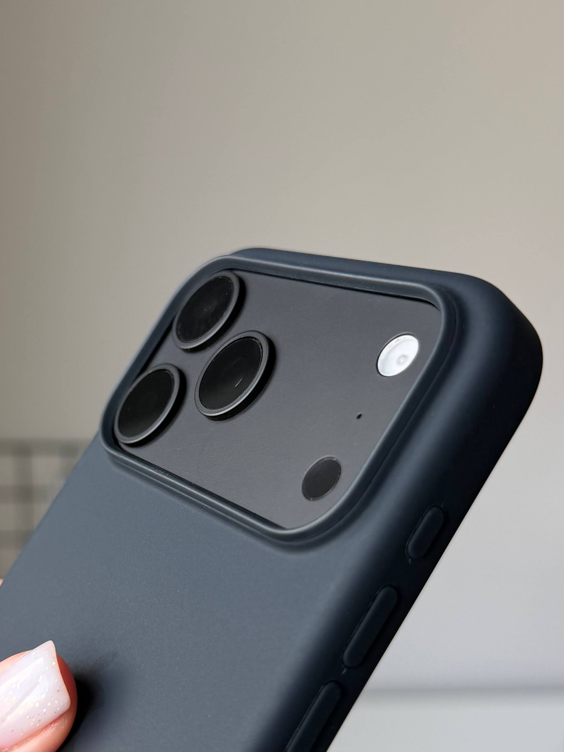 Чехол Silicone case с Magsafe на iPhone 18 Pro Max Black (06)