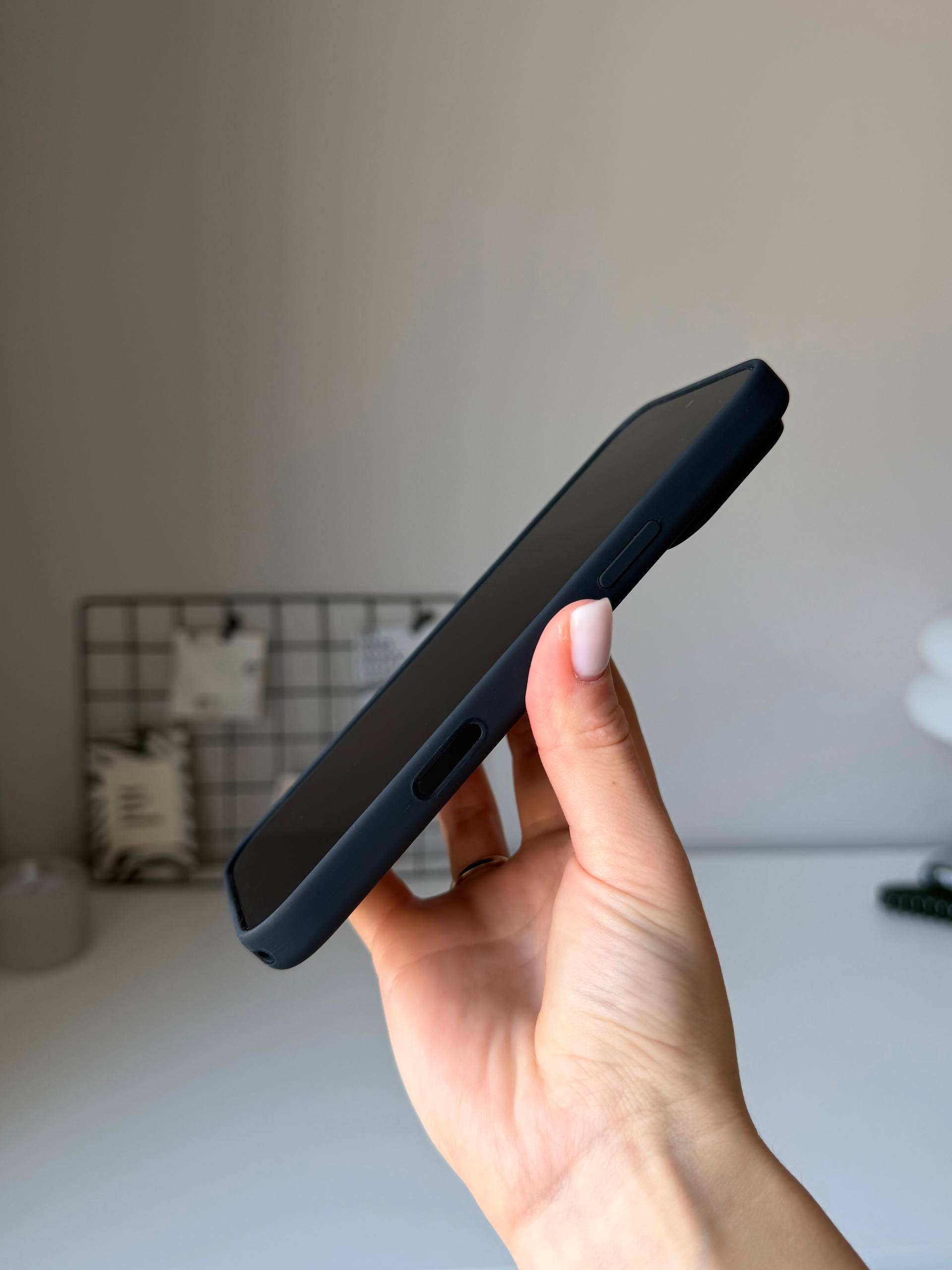 Чехол Silicone case с Magsafe на iPhone 18 Pro Max Black (06)