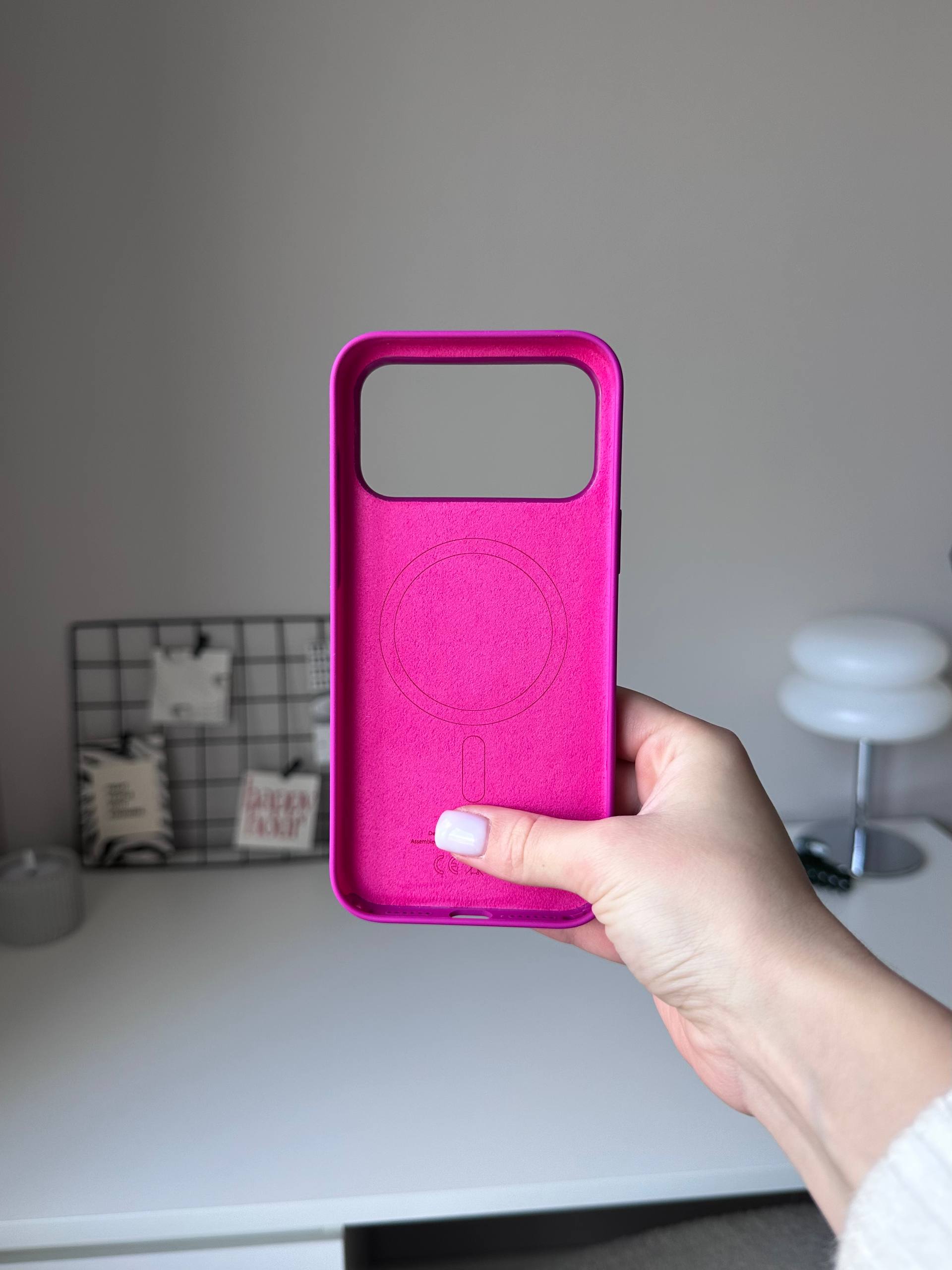 Чехол Silicone case с Magsafe на iPhone 18 Pro Max Magenta (05)