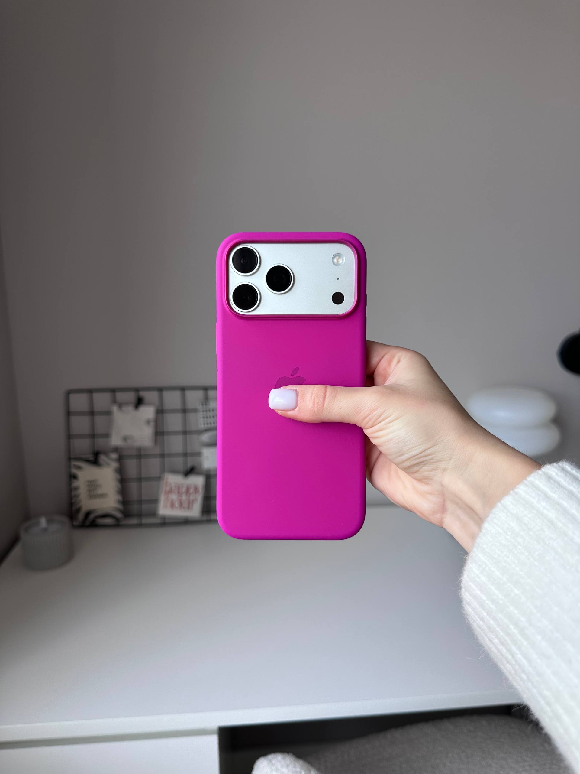 Чехол Silicone case с Magsafe на iPhone 18 Pro Max Magenta (05)