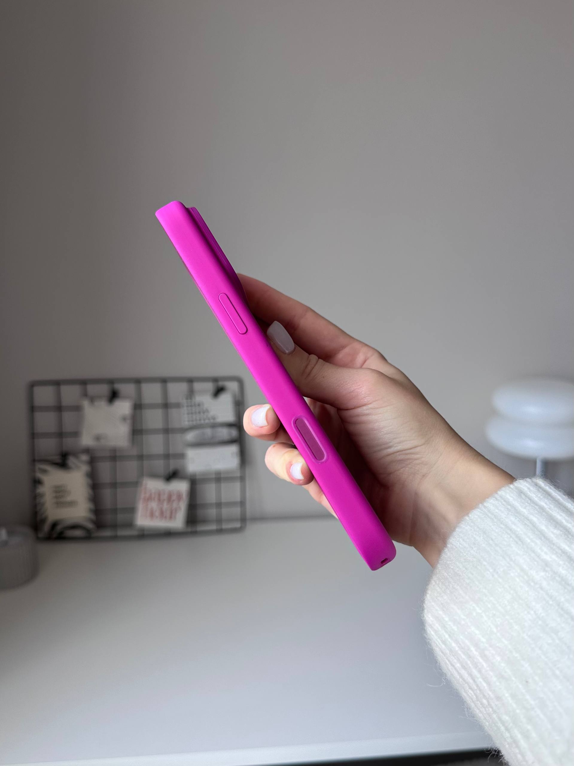 Чехол Silicone case с Magsafe на iPhone 18 Pro Max Magenta (05)