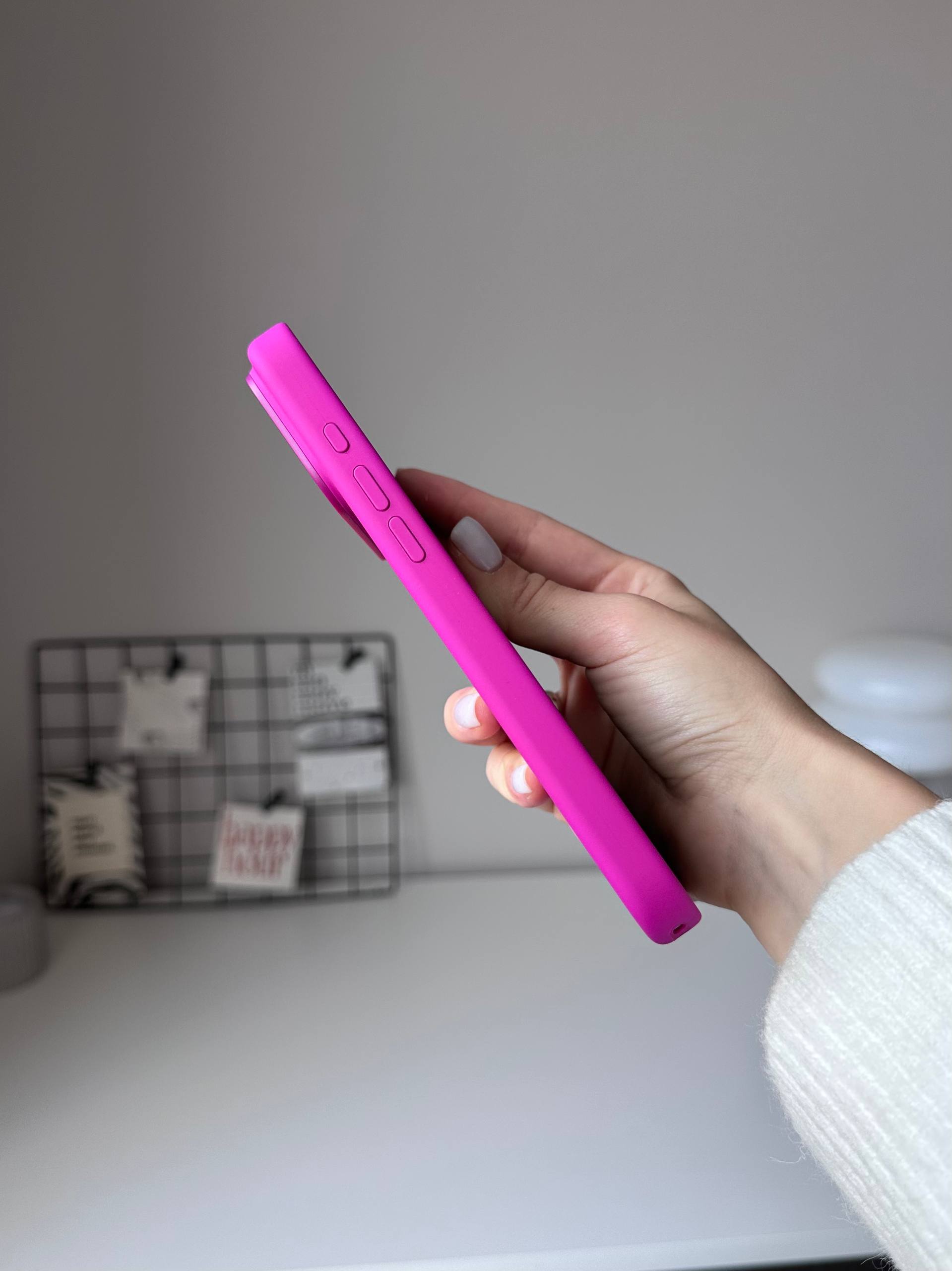 Чехол Silicone case с Magsafe на iPhone 18 Pro Max Magenta (05)