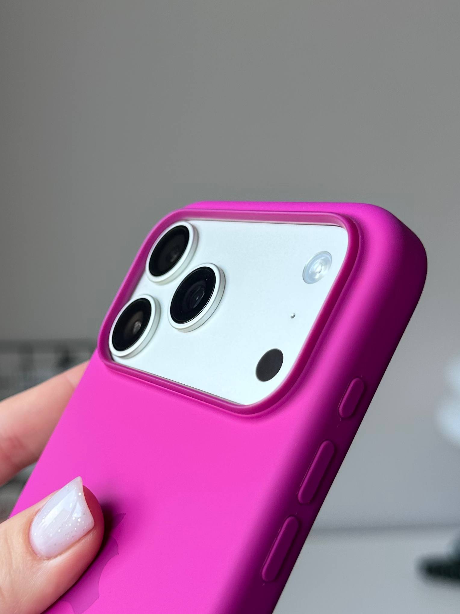 Чехол Silicone case с Magsafe на iPhone 18 Pro Max Magenta (05)