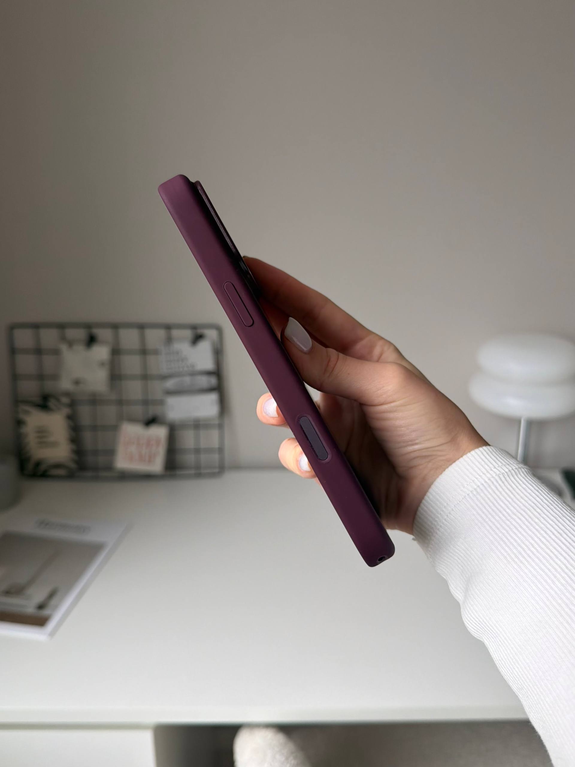 Чехол Silicone case с Magsafe на iPhone 18 Pro Max Burgundy (01)