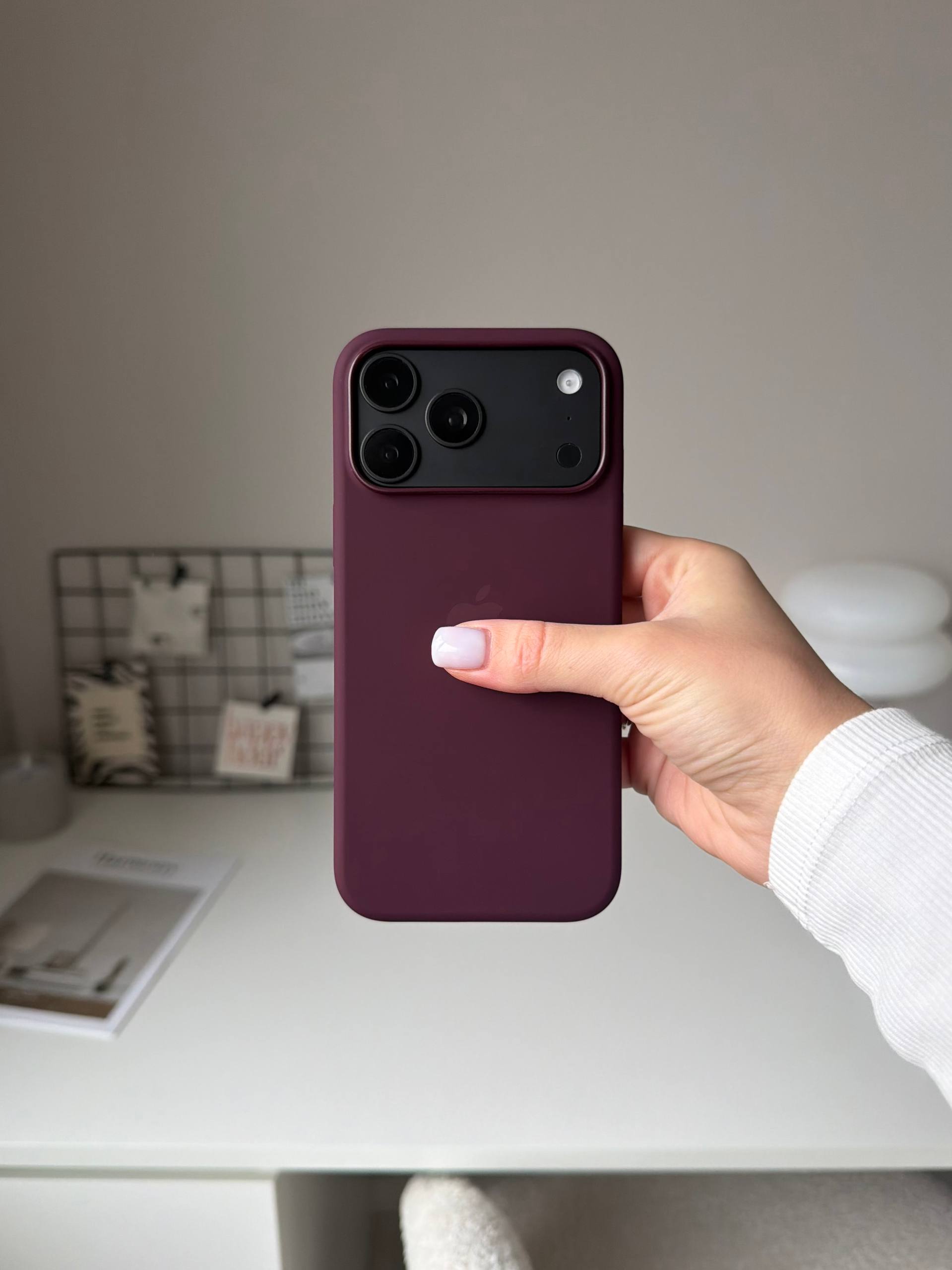 Чехол Silicone case с Magsafe на iPhone 18 Pro Max Burgundy (01)