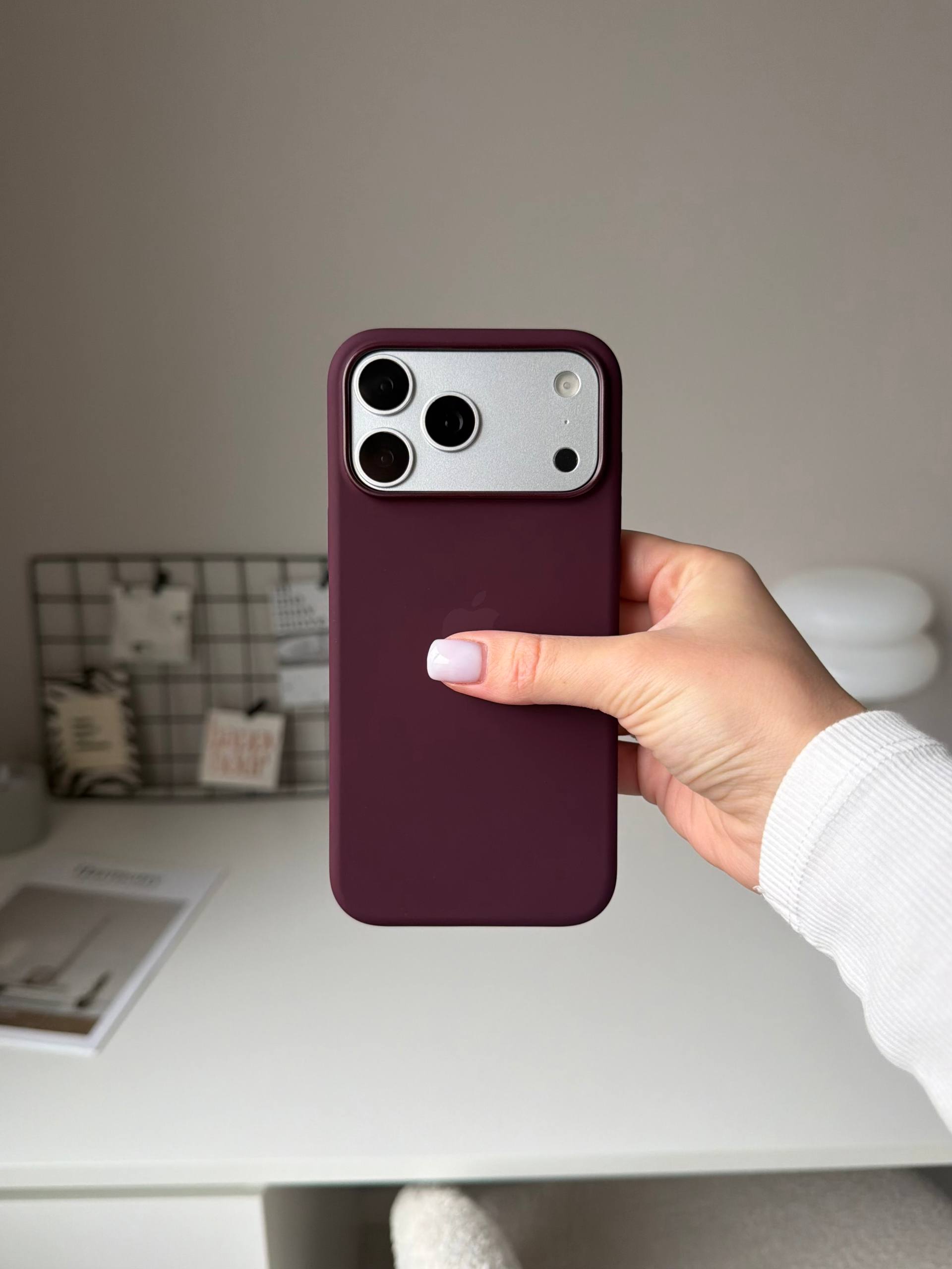 Чехол Silicone case с Magsafe на iPhone 18 Pro Max Burgundy (01)