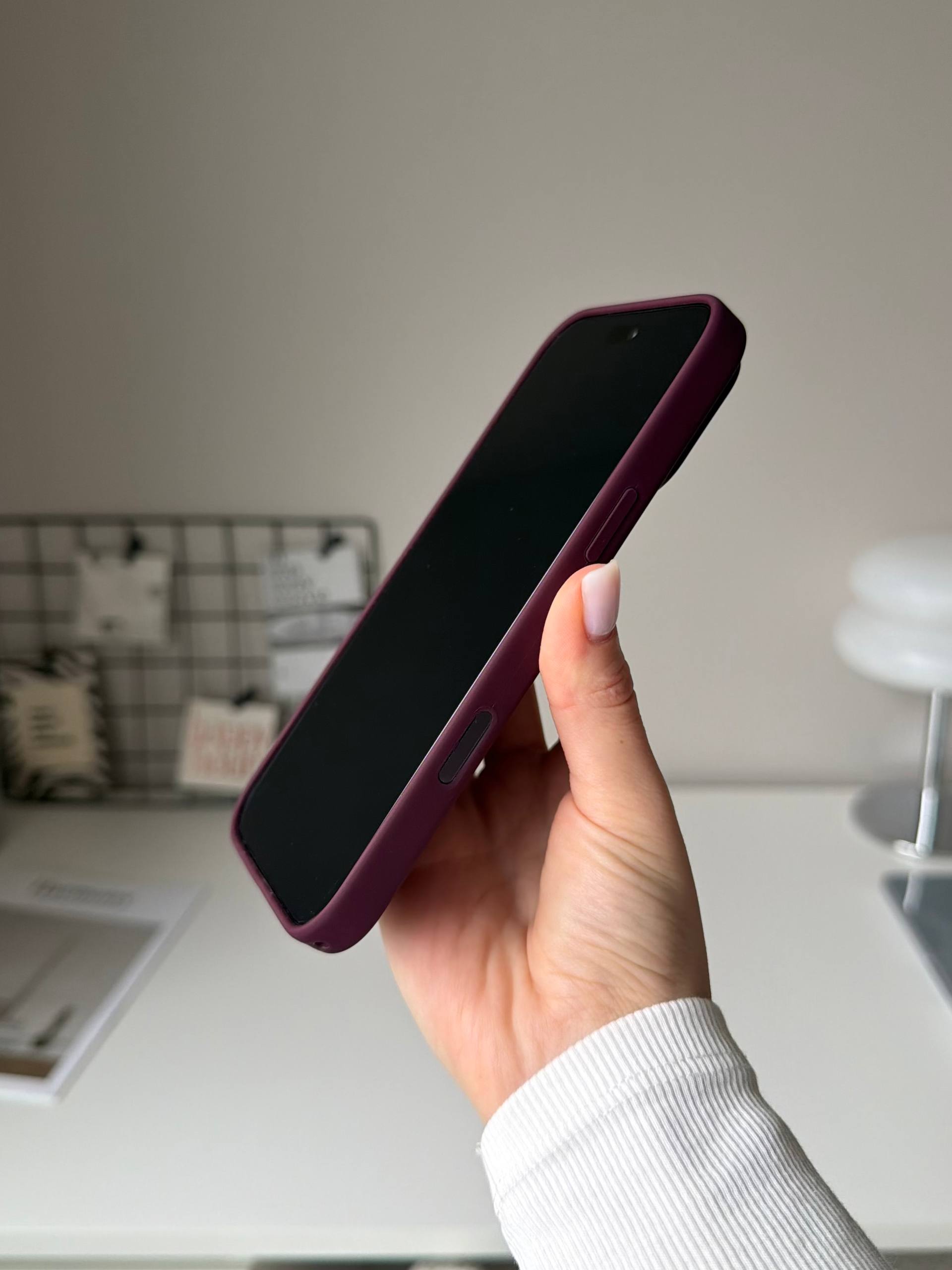 Чехол Silicone case с Magsafe на iPhone 18 Pro Max Burgundy (01)