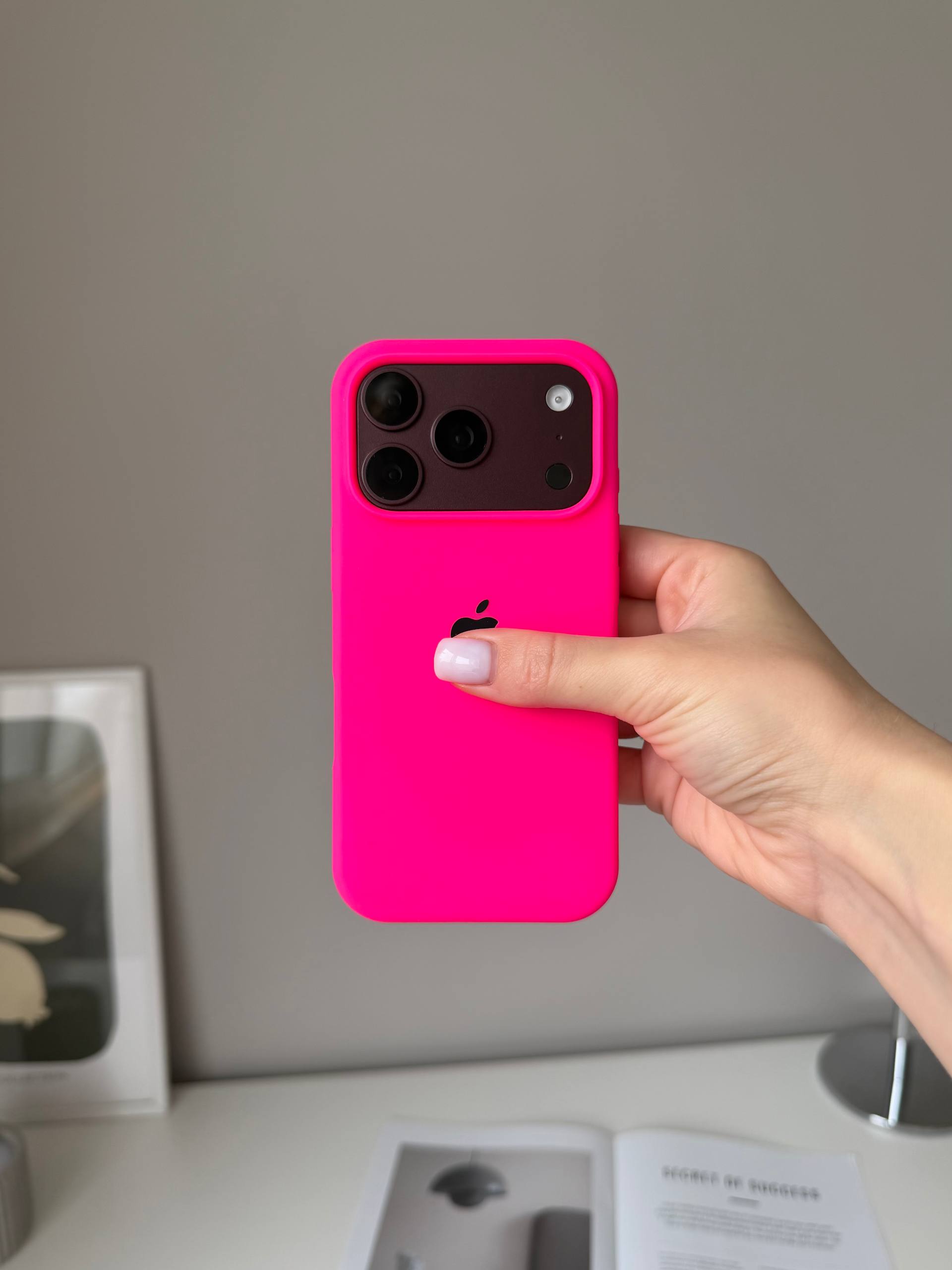 Чохол Silicone case з відкритою камерою на iPhone 18 Pro Max Shiny Pink (35)