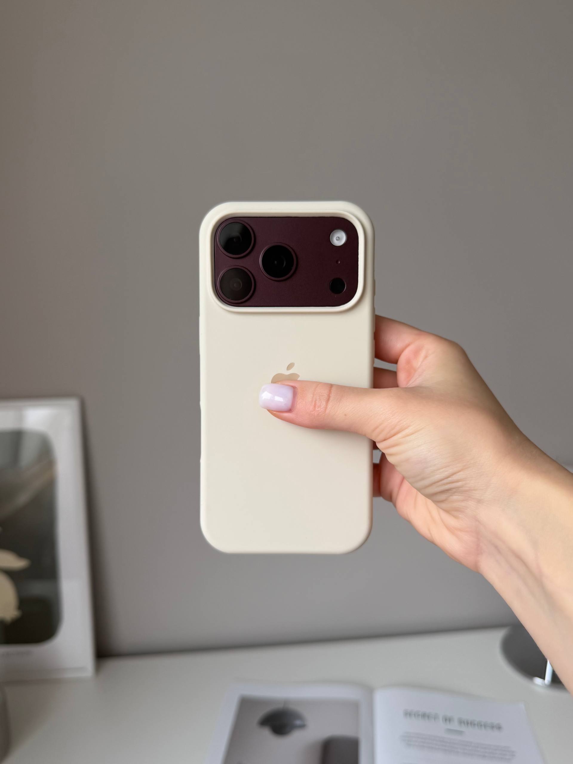 Чохол Silicone case з відкритою камерою на iPhone 18 Pro Beige (16)