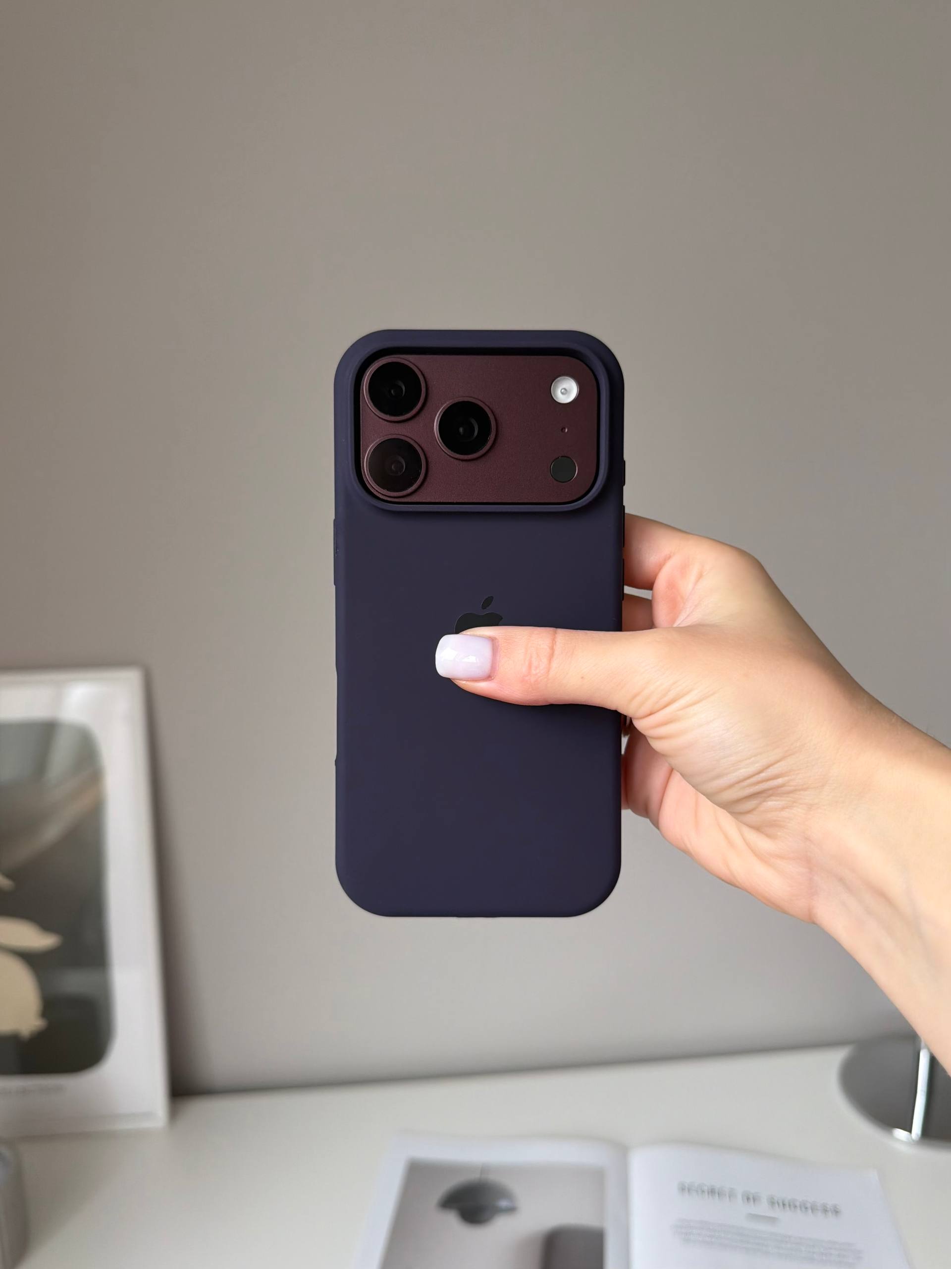 Чохол Silicone case з відкритою камерою на iPhone 18 Pro Max Elderberry (32)