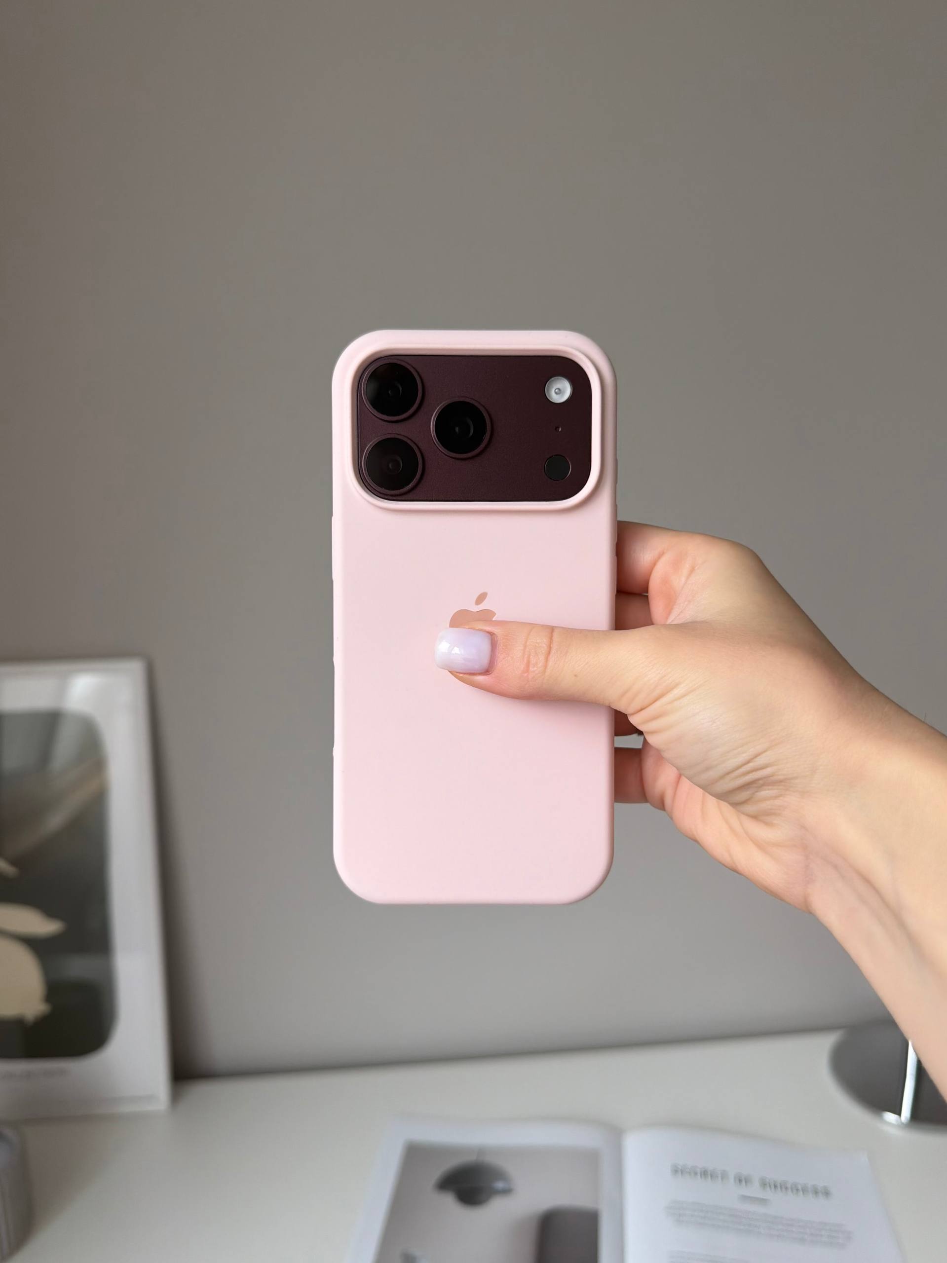Чохол Silicone case з відкритою камерою на iPhone 18 Pro Chalk Pink (27)