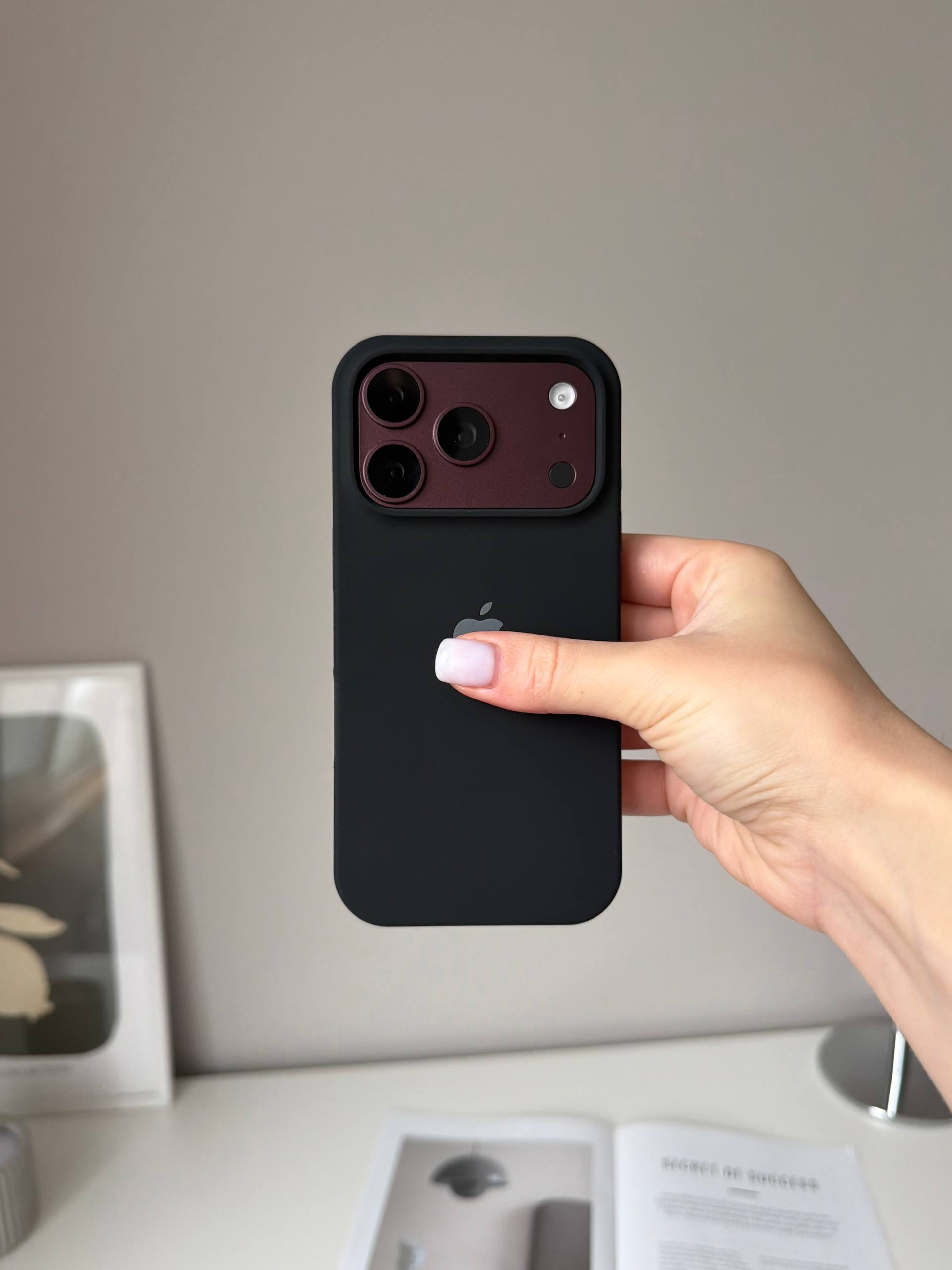Чохол Silicone case з відкритою камерою на iPhone 18 Pro Black (01)