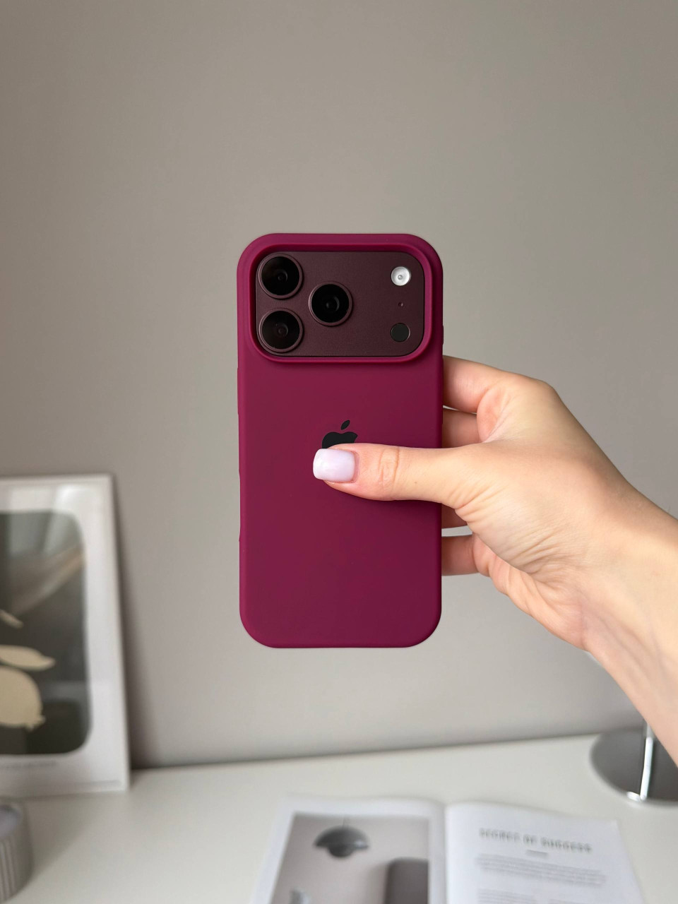 Чехол Silicone case с открытой камерой на iPhone 18 Pro Max Marsala (18)