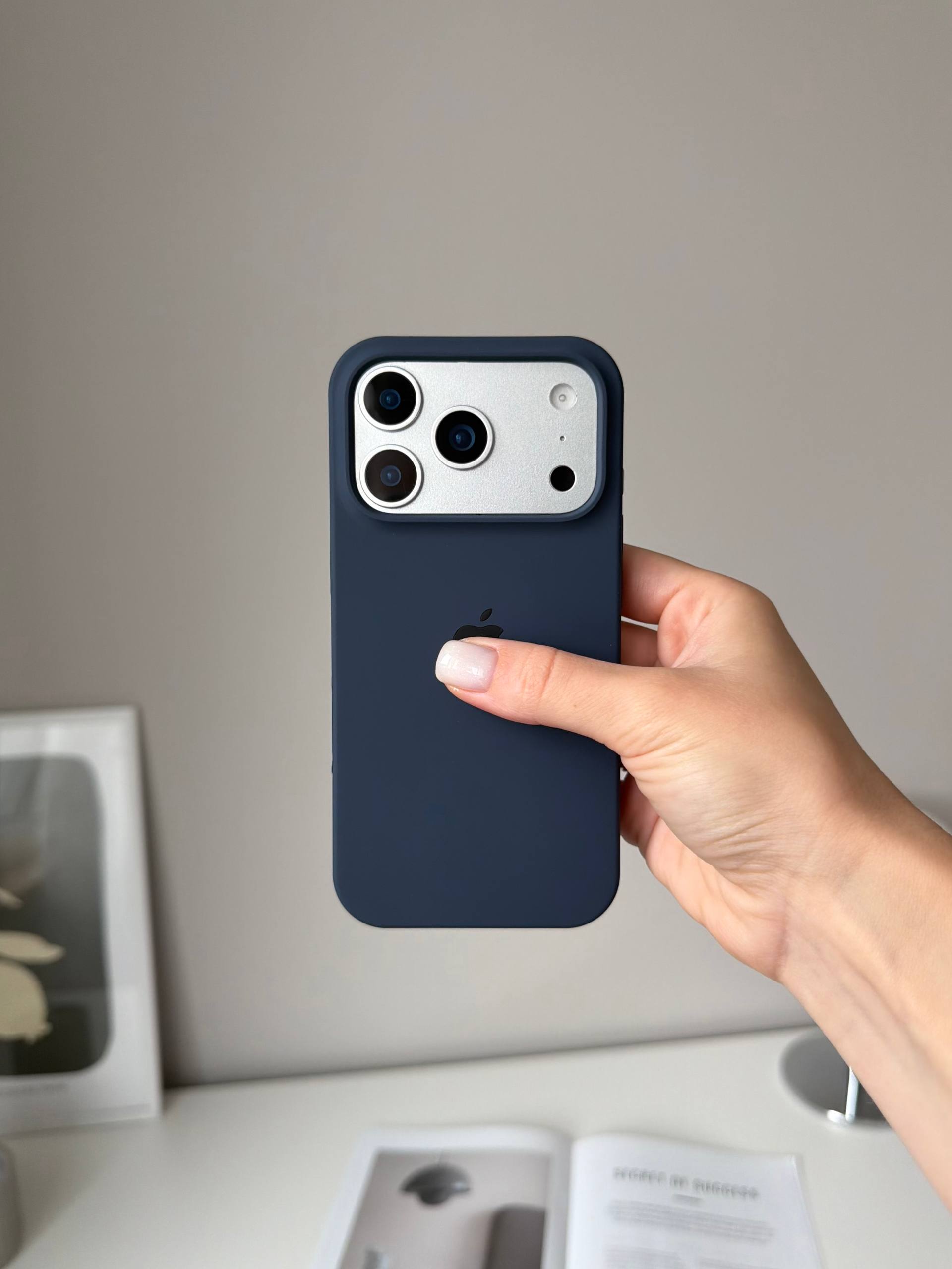 Чохол Silicone case з відкритою камерою на iPhone 18 Pro Midnight Blue (09)